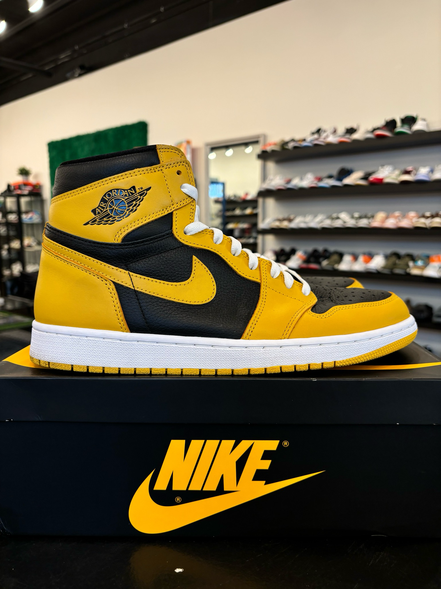 Jordan 1 Pollen Size 12 Pre-Owned