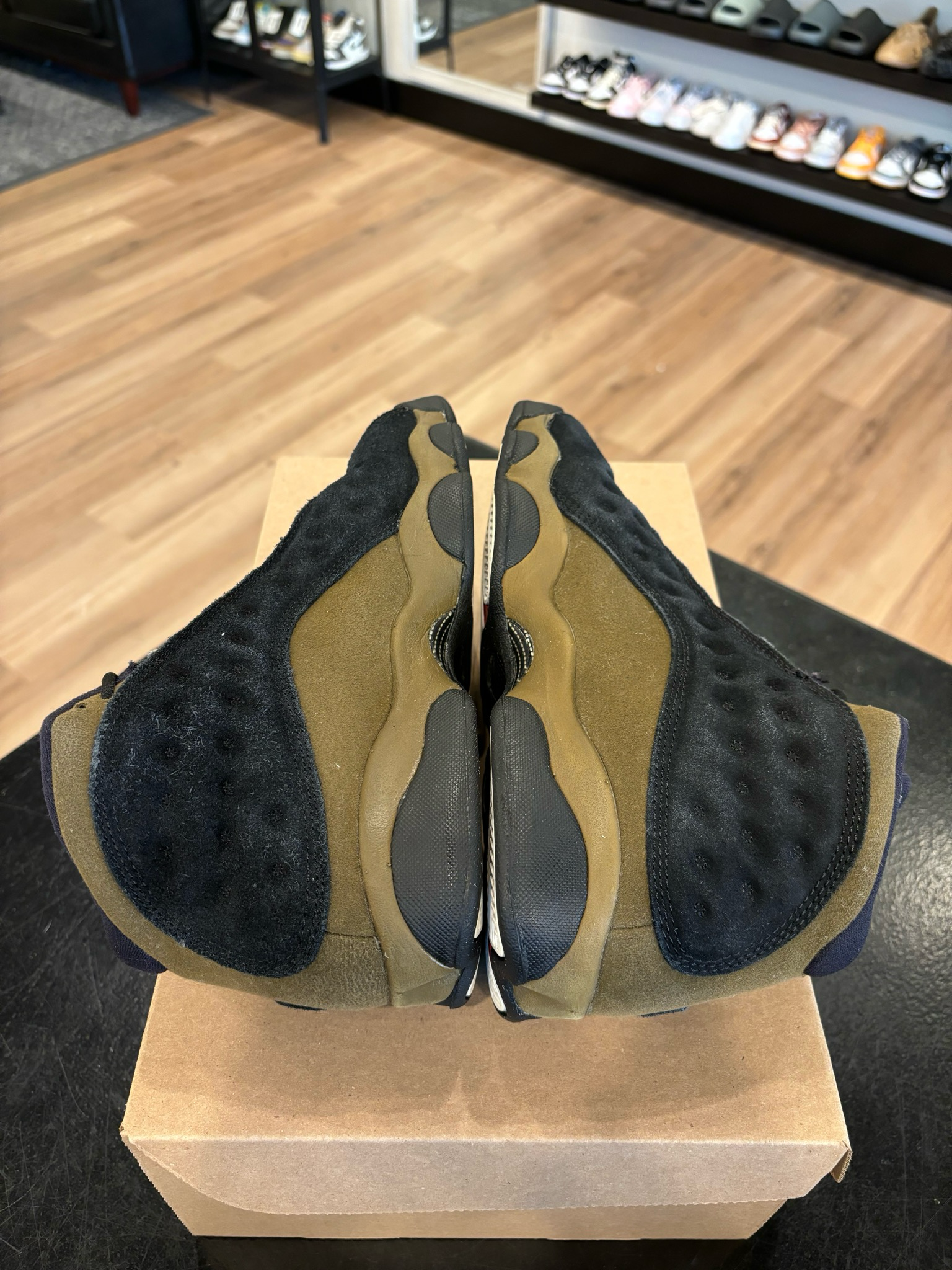 Jordan 13 Olive Size 6Y (7.5W) Pre-Owned (No Box)