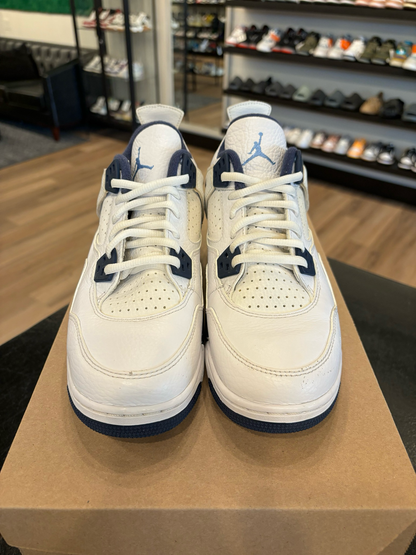 Jordan 4 Legend Blue Size 6Y (7.5W) Pre-Owned (No Box)