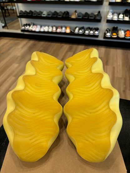 Yeezy 450 Sulfur Size 10 Pre-Owned (No Box)