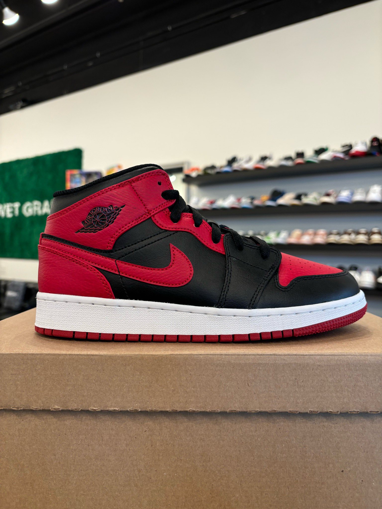 Jordan 1 Mid Banned Size 6Y (7.5W) Brand New (No Box)