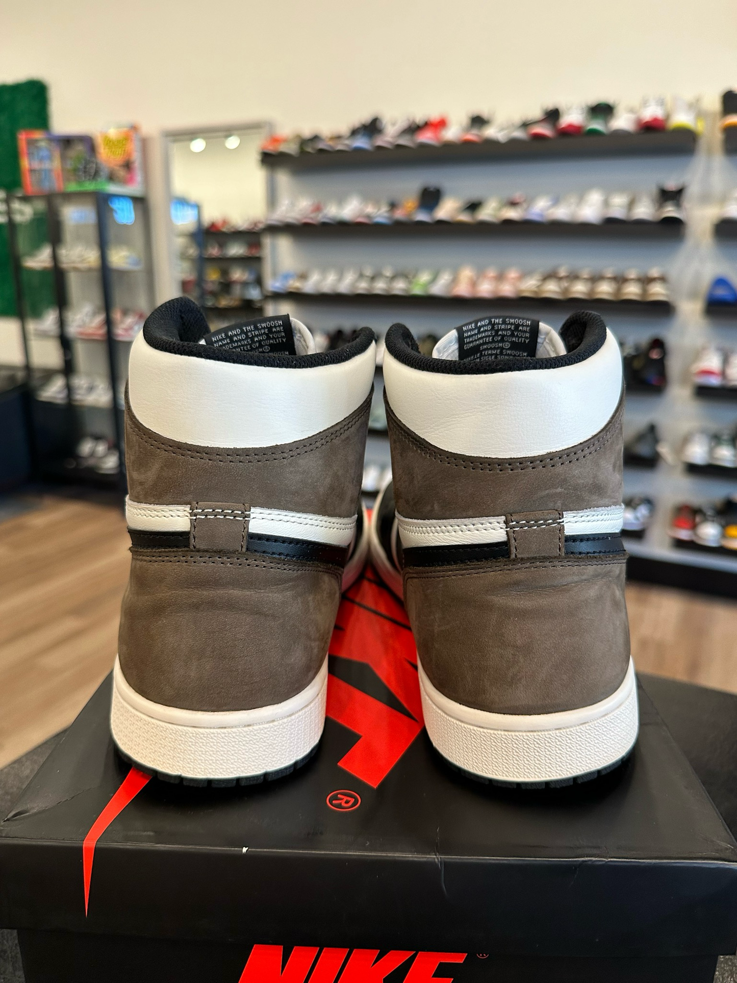 Jordan 1 Mocha Size 11.5 Pre-Owned (C)