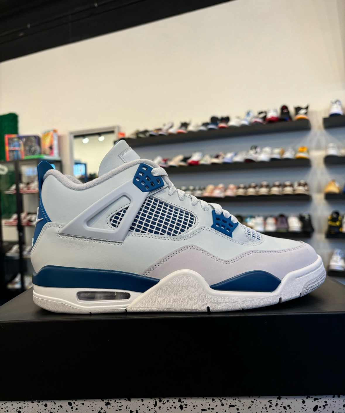 Jordan 4 Military Blue Size 10 Brand New