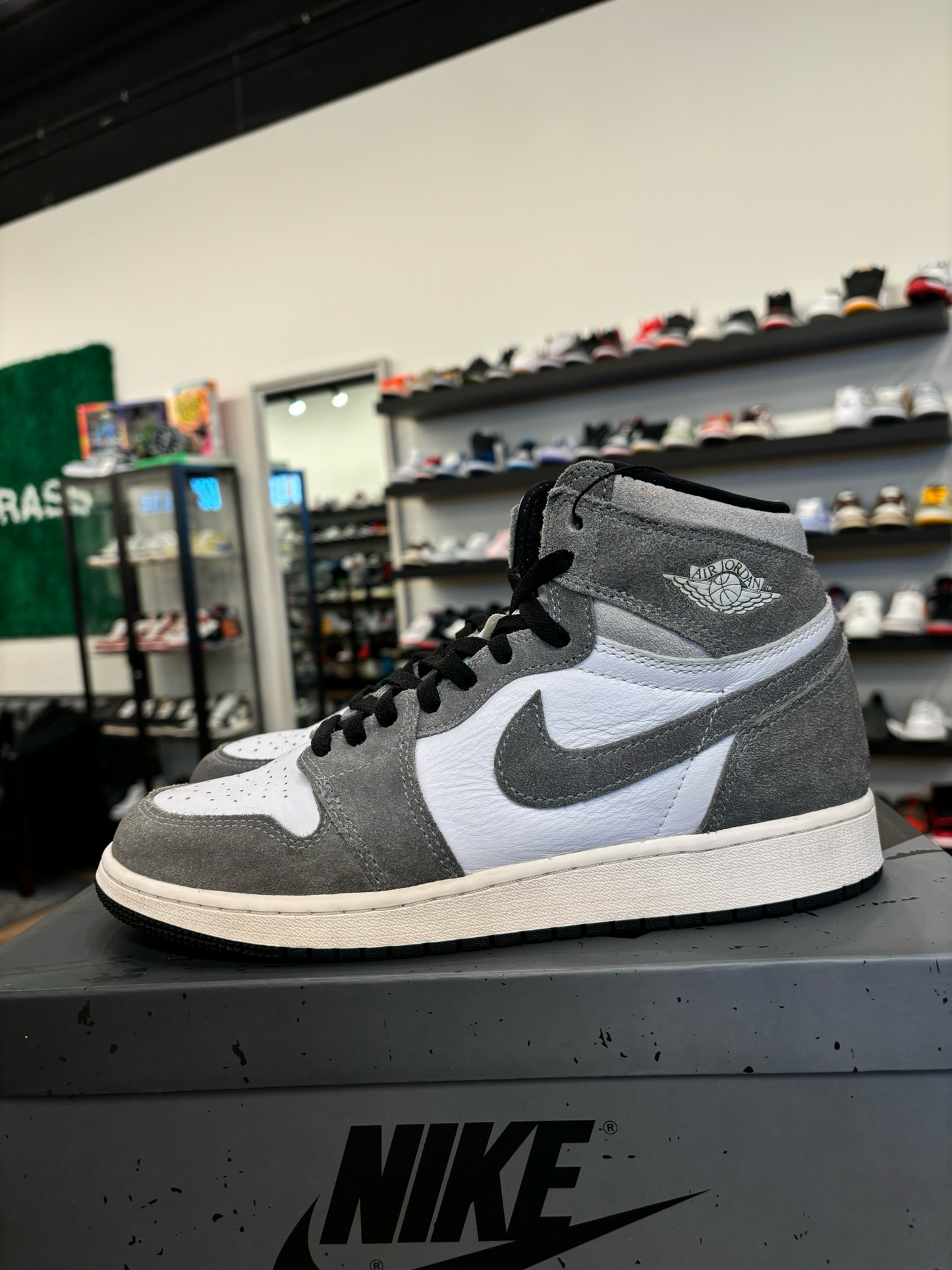 Jordan 1 Washed Black Size 7Y (8.5W) Pre-Owned