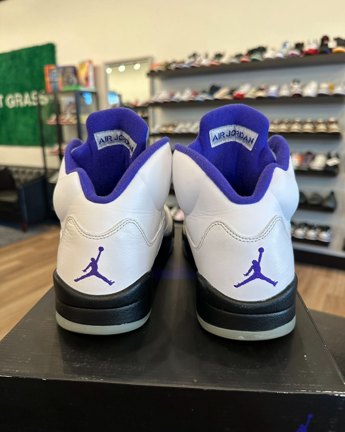 Jordan 5 Dark Concord Size 10 Pre-Owned