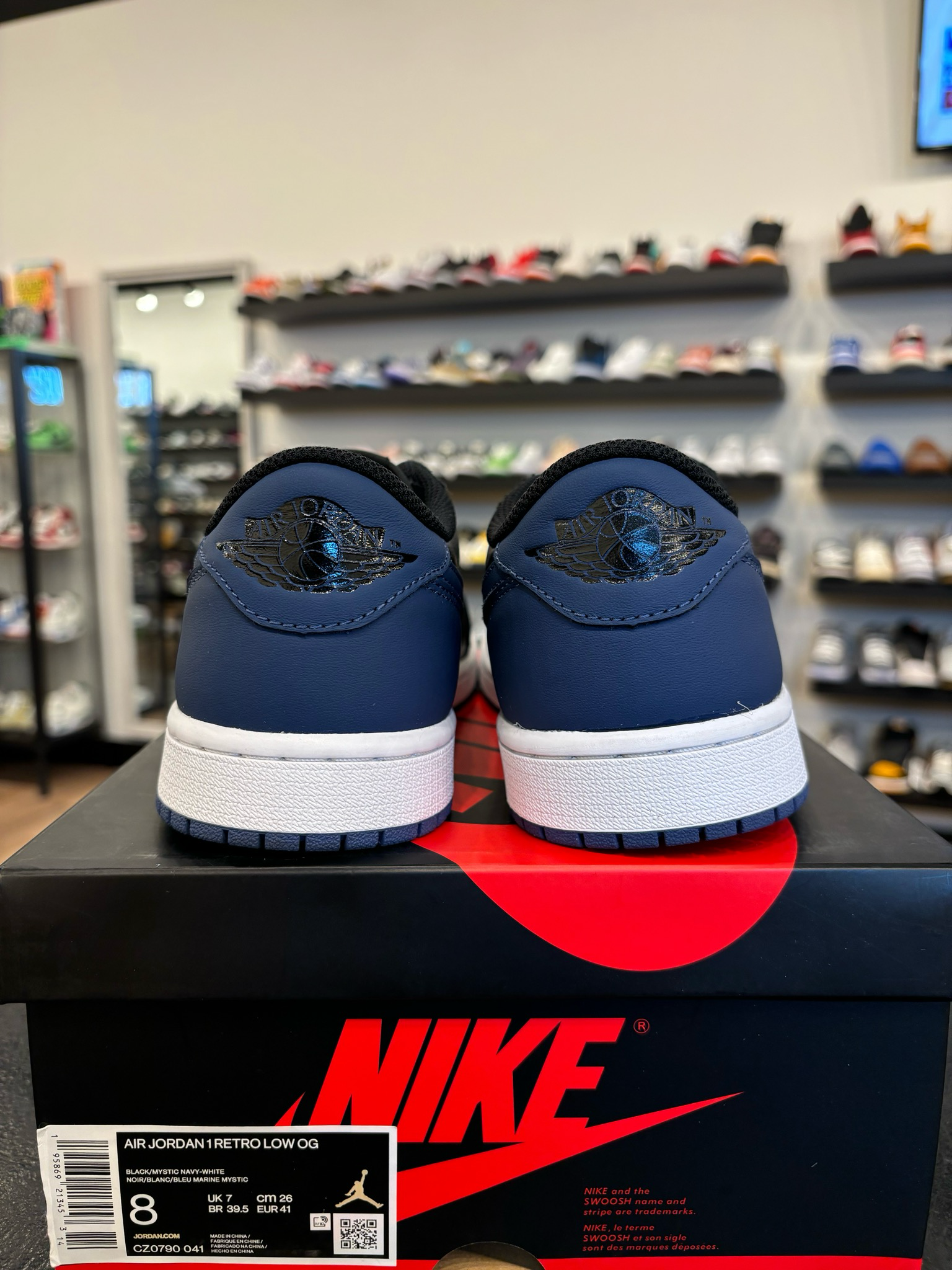 Jordan 1 Low Mystic Navy Size 8 Pre-Owned