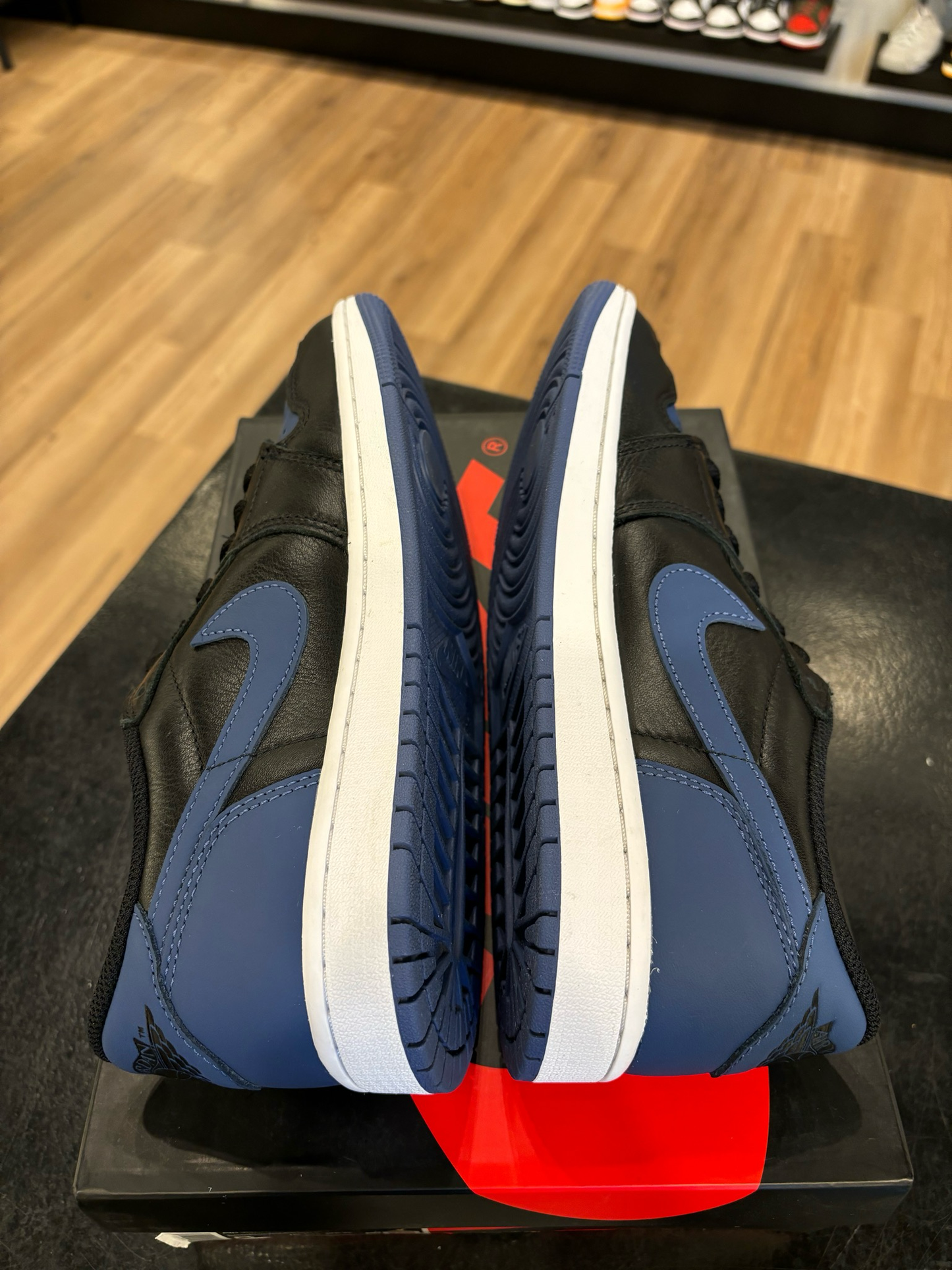 Jordan 1 Low Mystic Navy Size 8 Pre-Owned