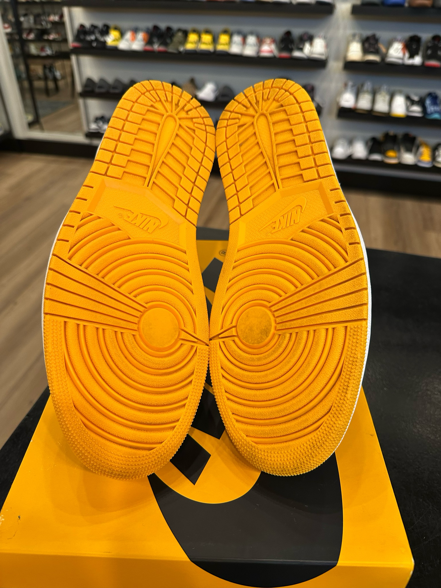 Jordan 1 Taxi Size 11 Pre-Owned