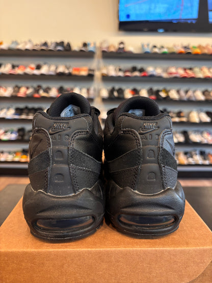 Nike Air Max 95 Triple Black Size 8.5 Pre-Owned (No Box)