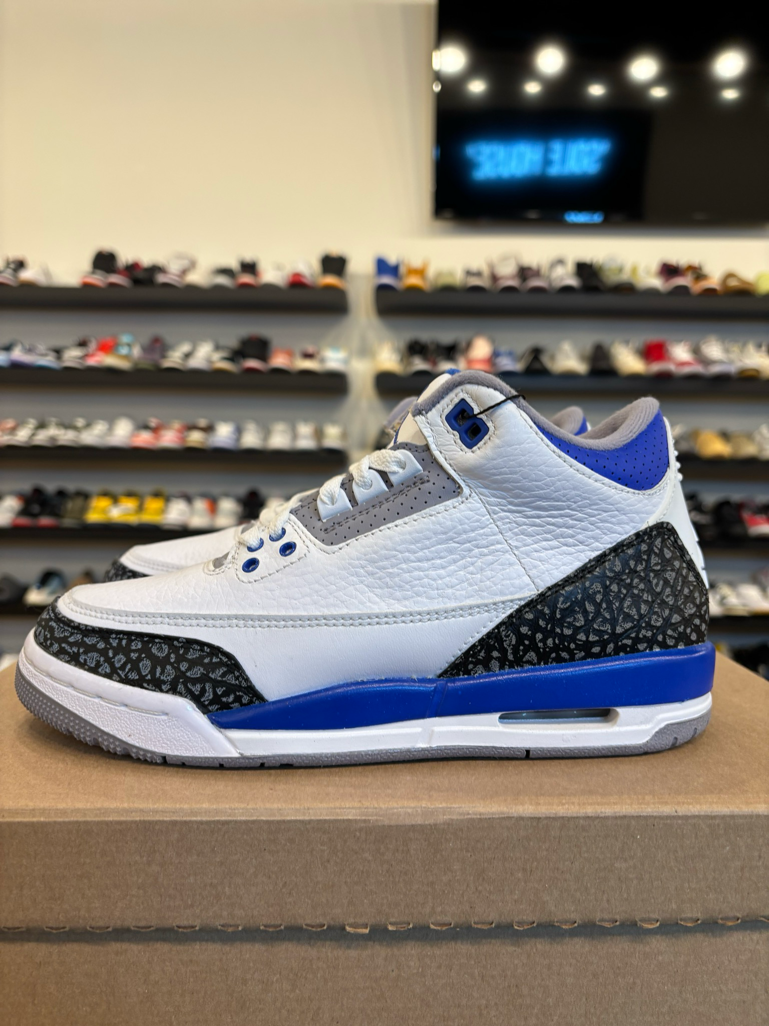 Jordan 3 Racer Blue Size 6Y (7.5W) Pre-Owned (No Box)