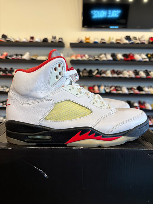 Jordan 5 Fire Red 2020 Size 8.5 Pre-Owned