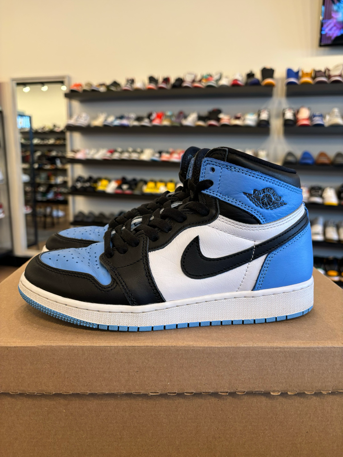 Jordan 1 UNC Toe Size 5.5Y (7W) Pre-Owned (No Box)