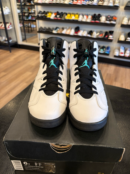 Jordan 6 White Jade Size 6Y (7.5W) Pre-Owned
