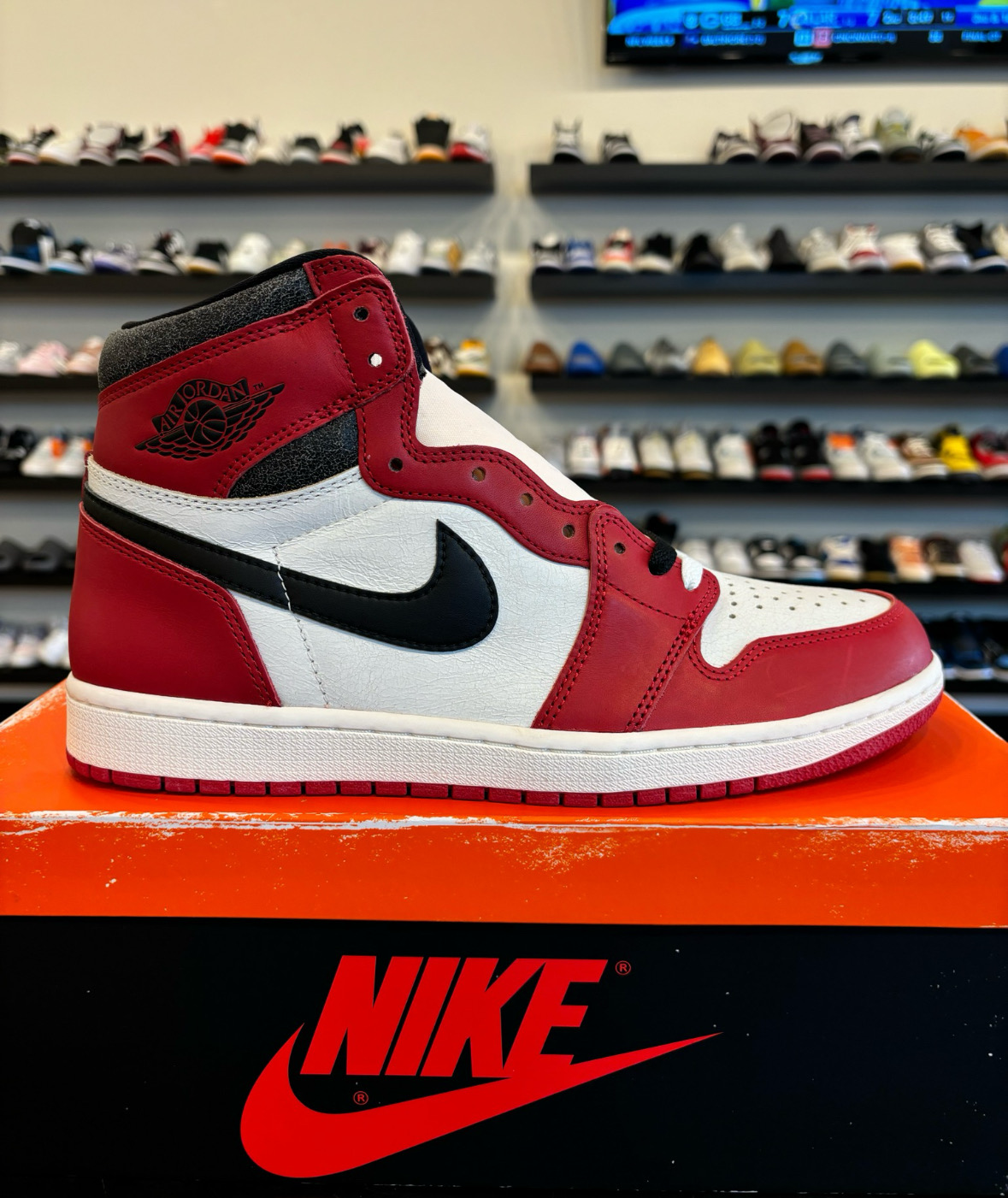 Jordan 1 Lost and Found Size 11 Brand New (B)