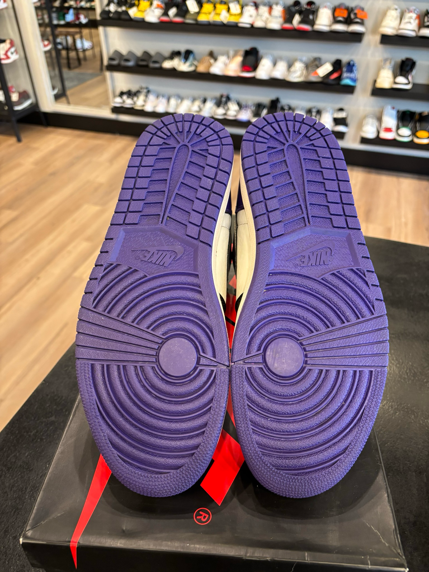 Jordan 1 Court Purple 1.0 Size 10.5 Pre-Owned (No Box)