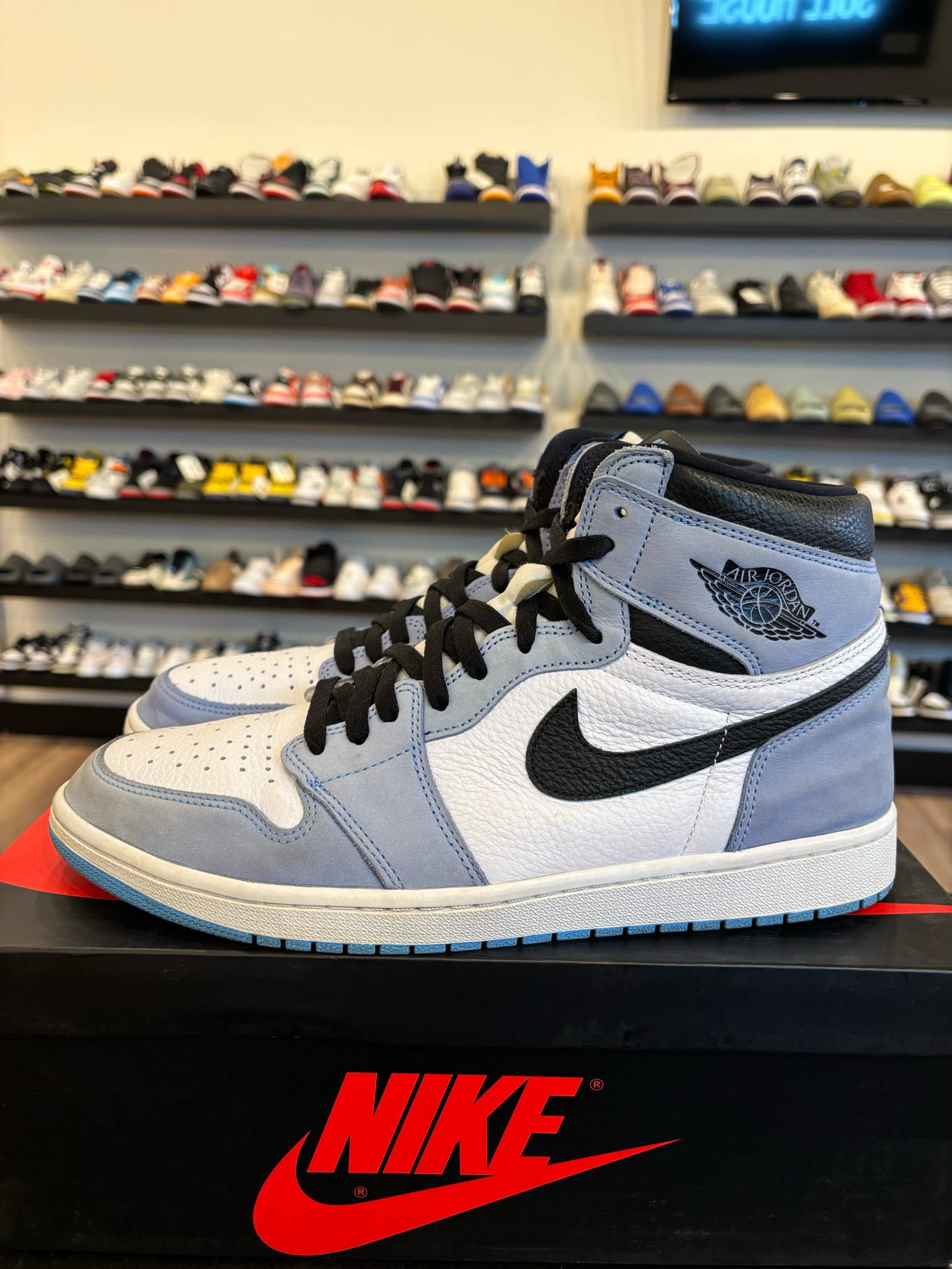 Jordan 1 University Blue Size 13 Pre-Owned
