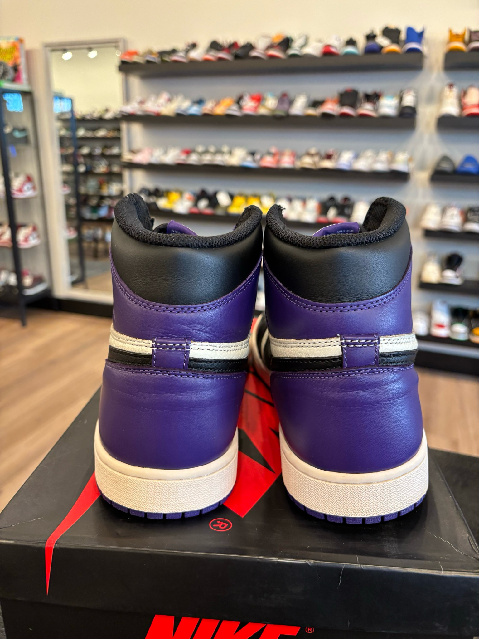 Jordan 1 Court Purple 1.0 Size 10.5 Pre-Owned (No Box)