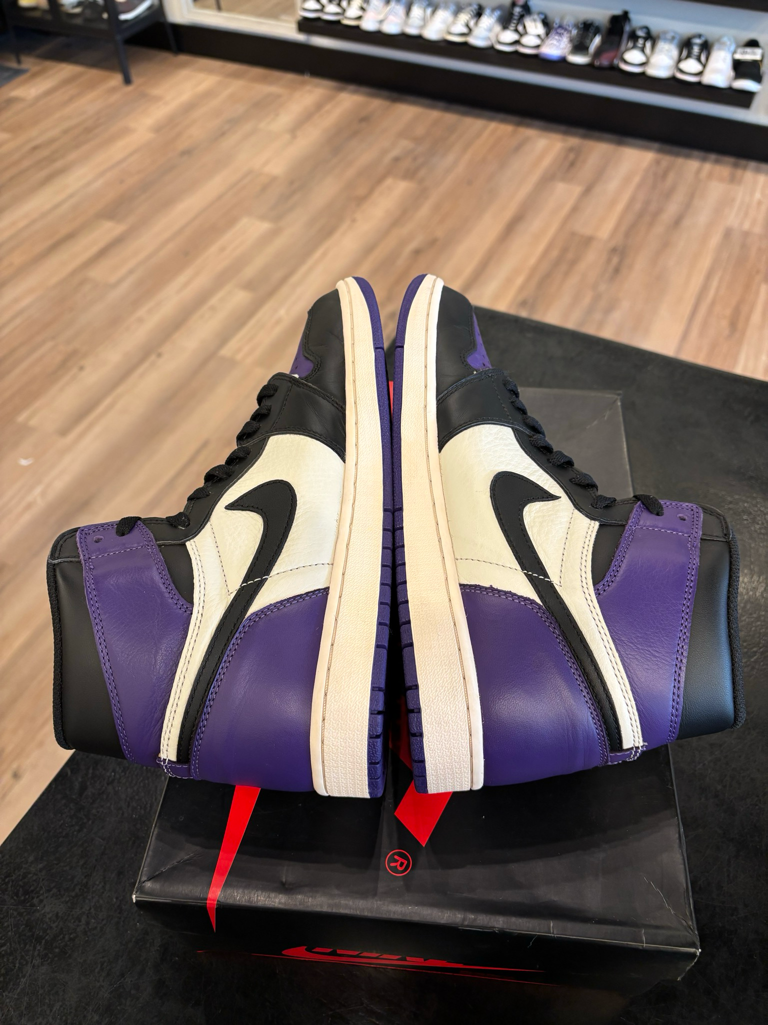 Jordan 1 Court Purple 1.0 Size 10.5 Pre-Owned (No Box)