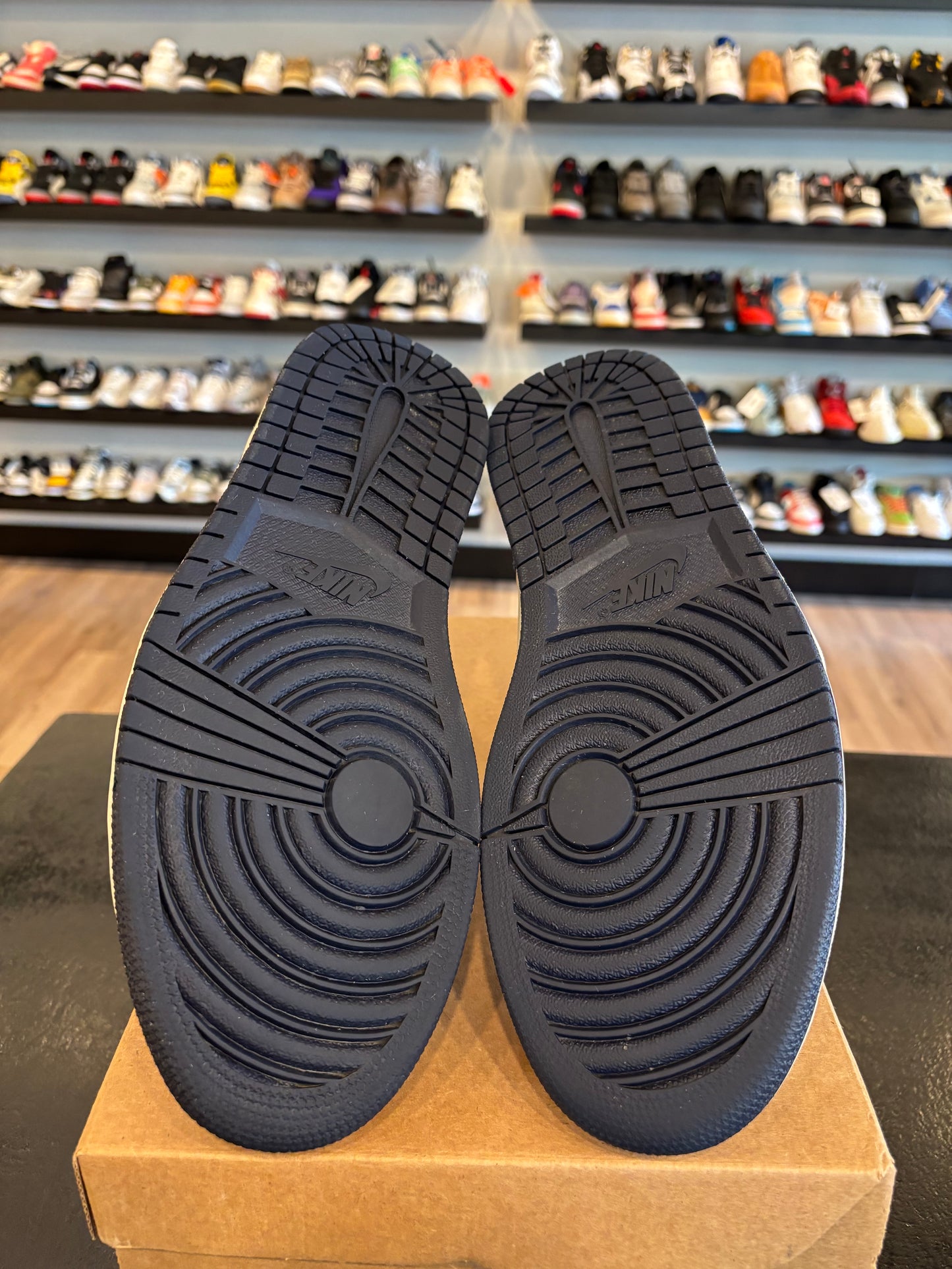 Jordan 1 Obsidian Size 11.5 Pre-Owned (No Box)