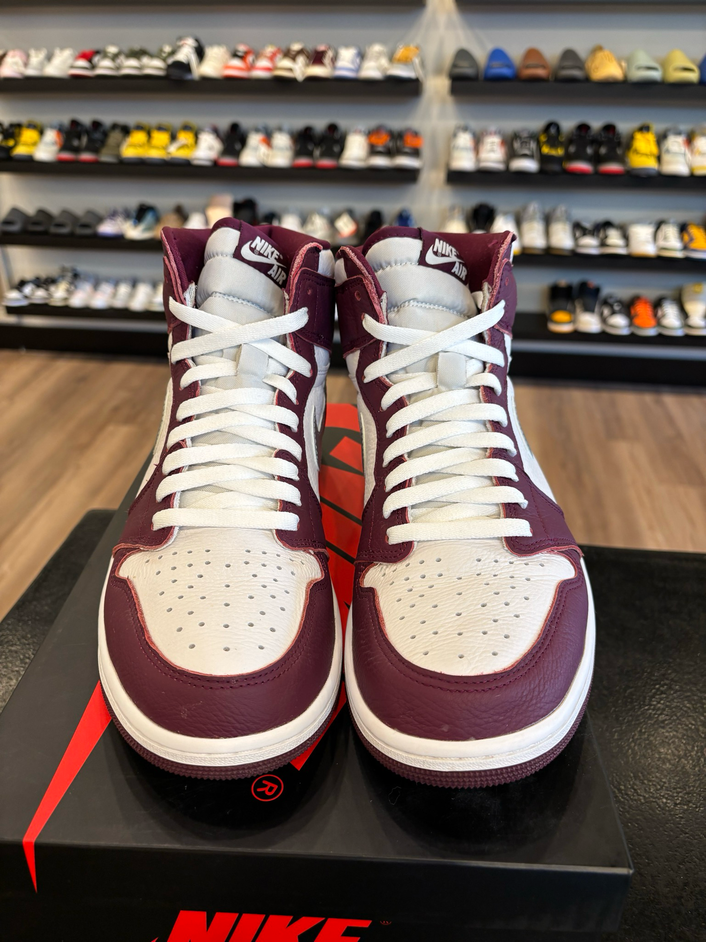 Jordan 1 Bordeaux Size 10.5 Pre-Owned
