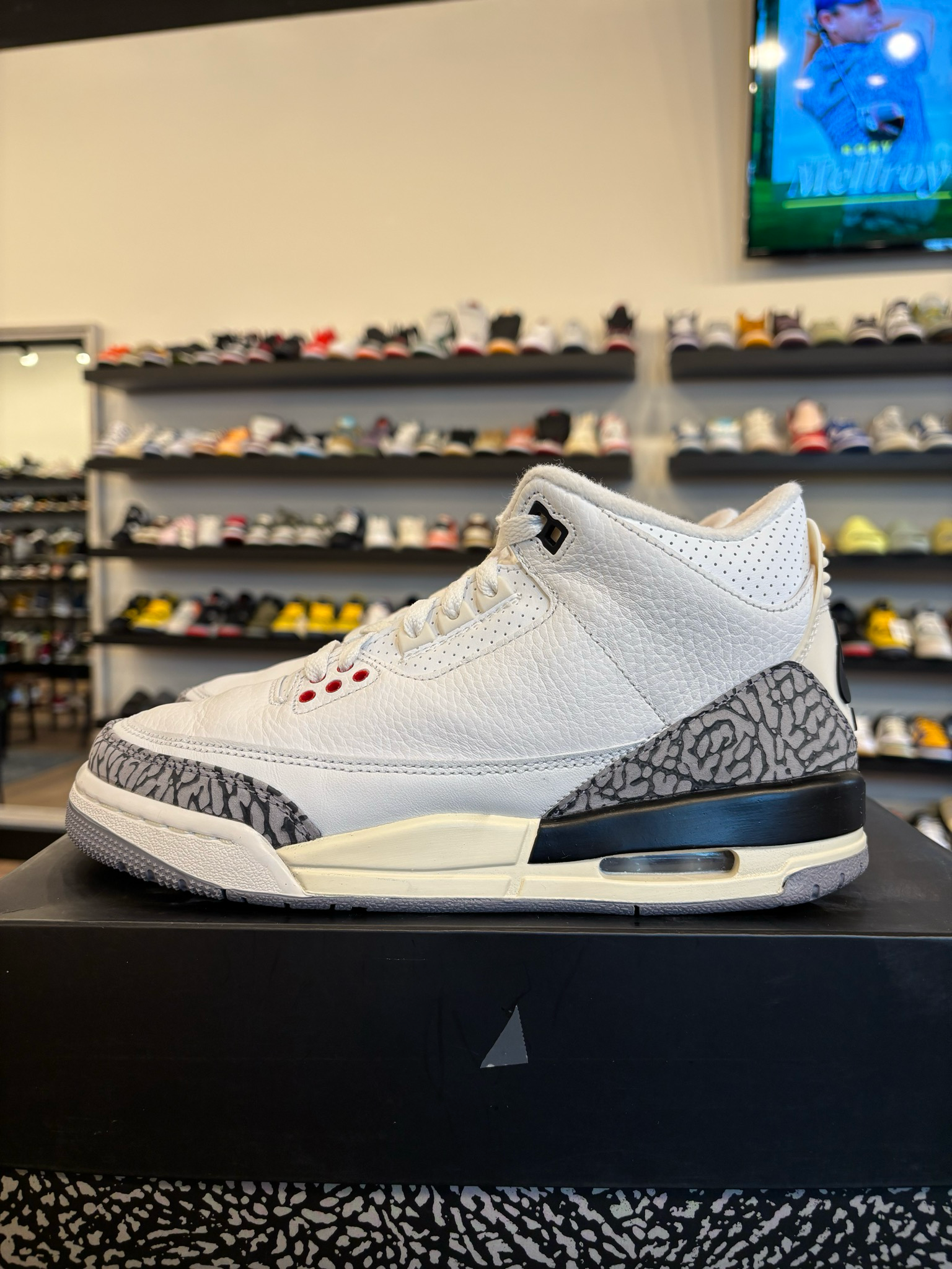 Jordan 3 Reimagined White Cement Size 6Y (7.5W) Pre-Owned (B)