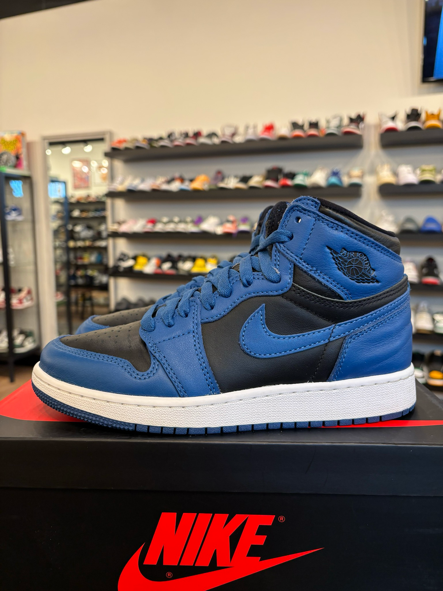 Jordan 1 Marina Blue Size 5.5Y (7W) Pre-Owned