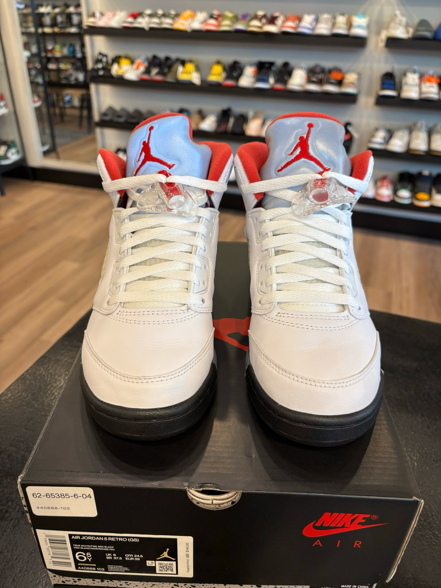 Jordan 5 Fire Red Size 6.5Y (8W) Pre-Owned