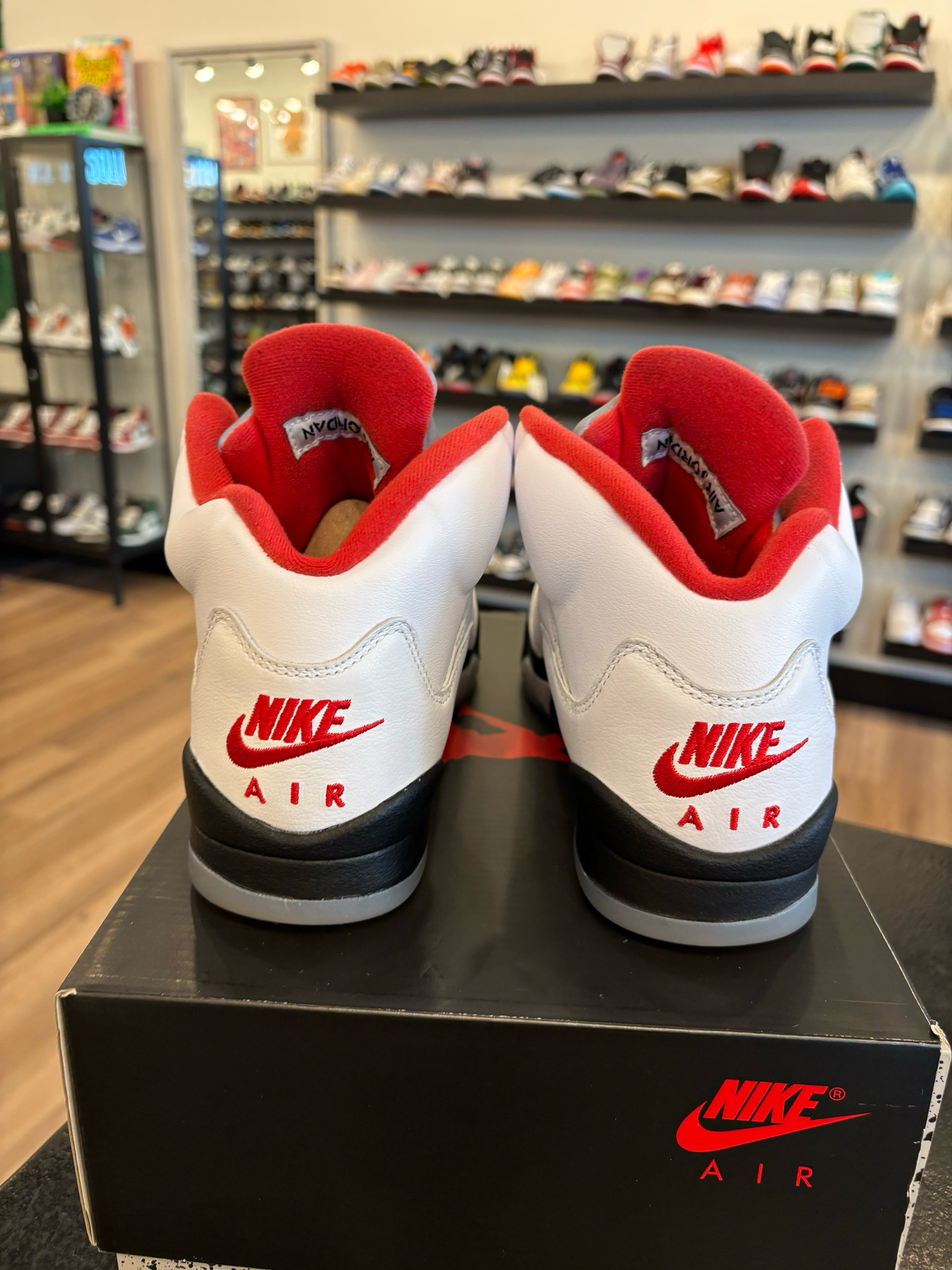 Jordan 5 Fire Red Size 6.5Y (8W) Pre-Owned