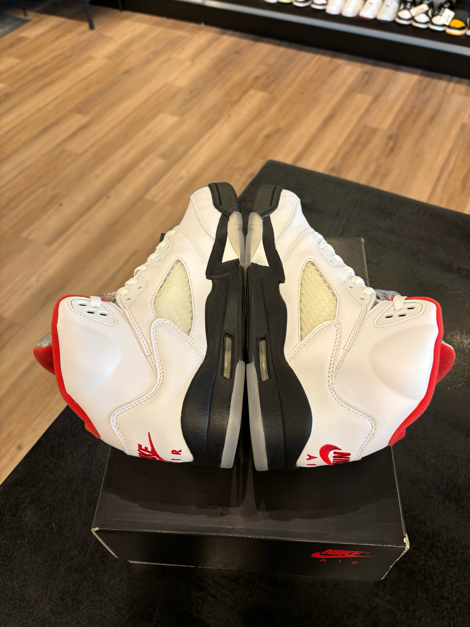 Jordan 5 Fire Red Size 6.5Y (8W) Pre-Owned