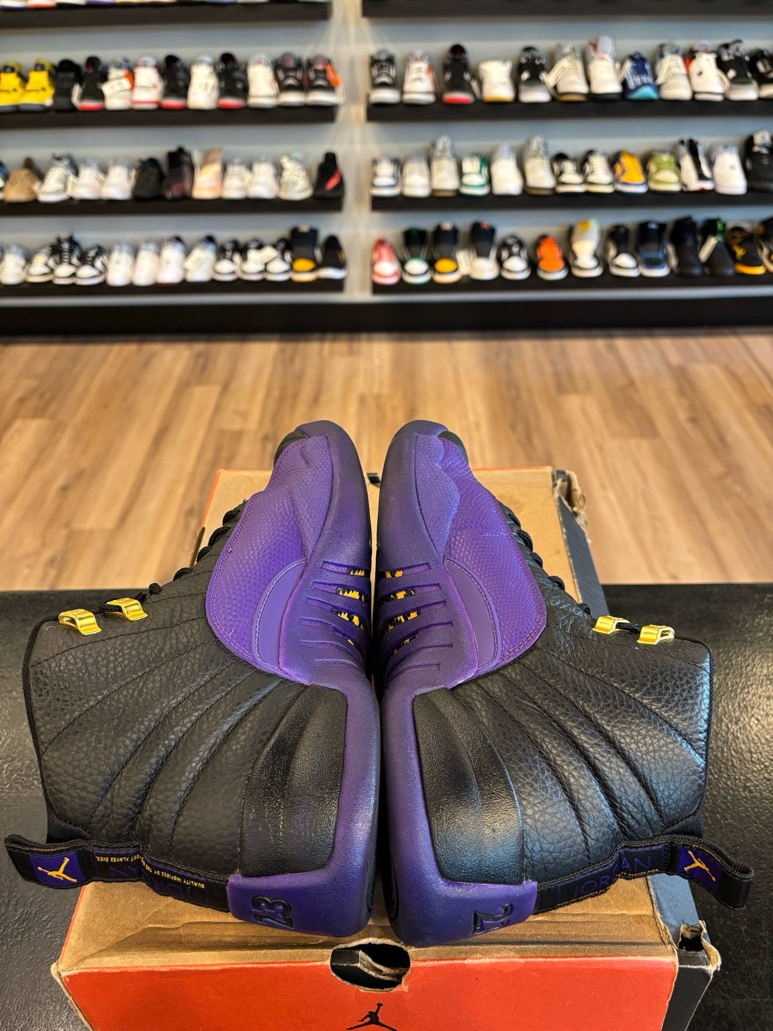 Jordan 12 Court Purple Size 9.5 Pre-Owned