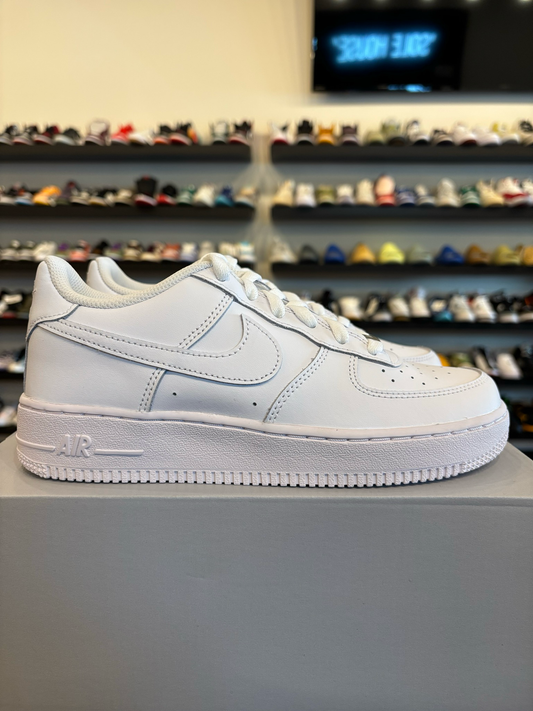 Nike Air Force 1 Triple White Size 6Y (7.5W) Brand New