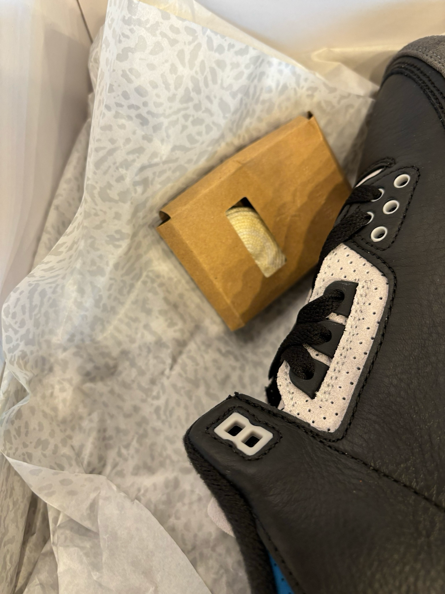Jordan 3 Rare Air Size 7Y (8.5W) Brand New