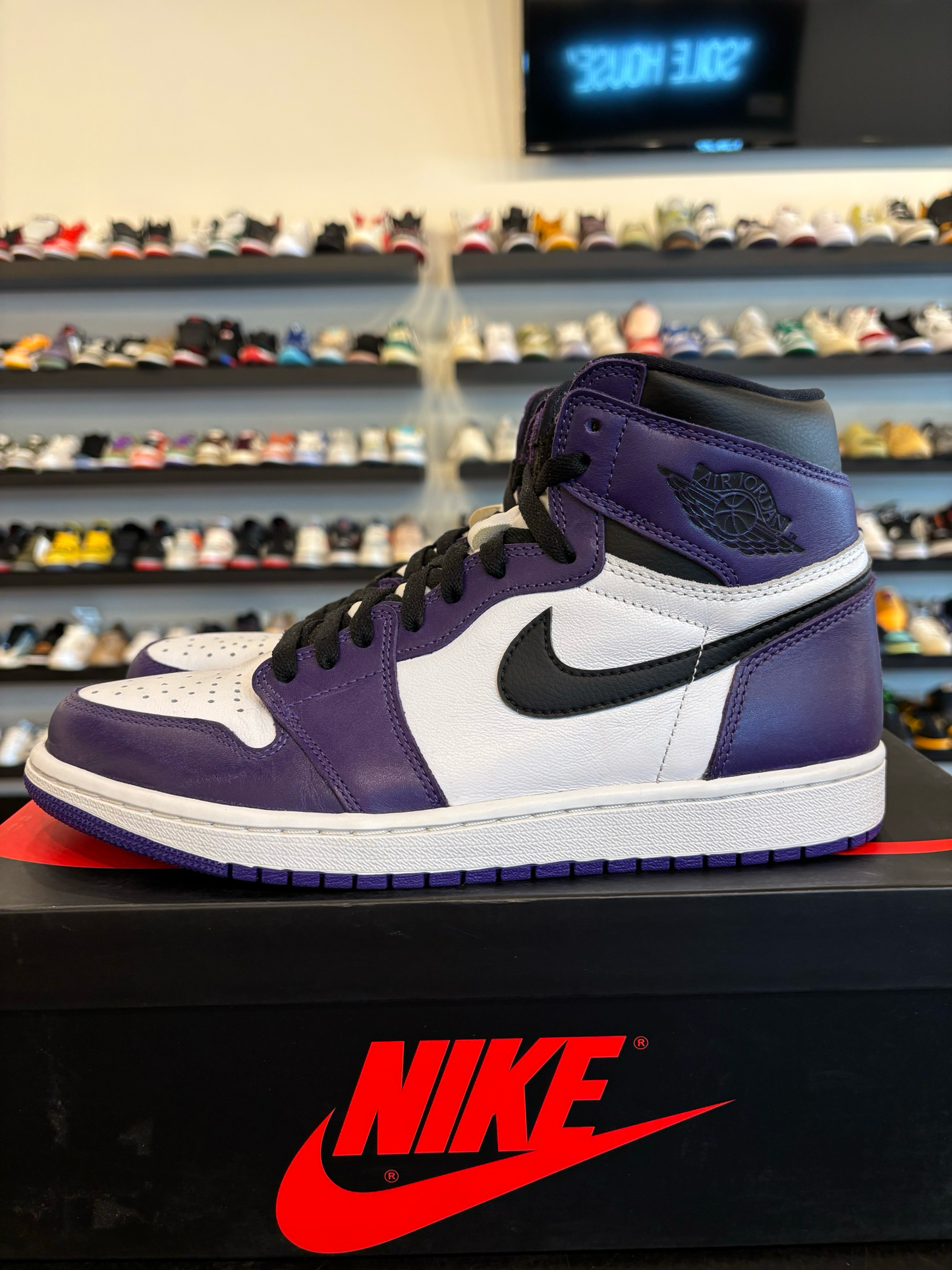 Jordan 1 Court Purple 2.0 Size 10 Pre-Owned