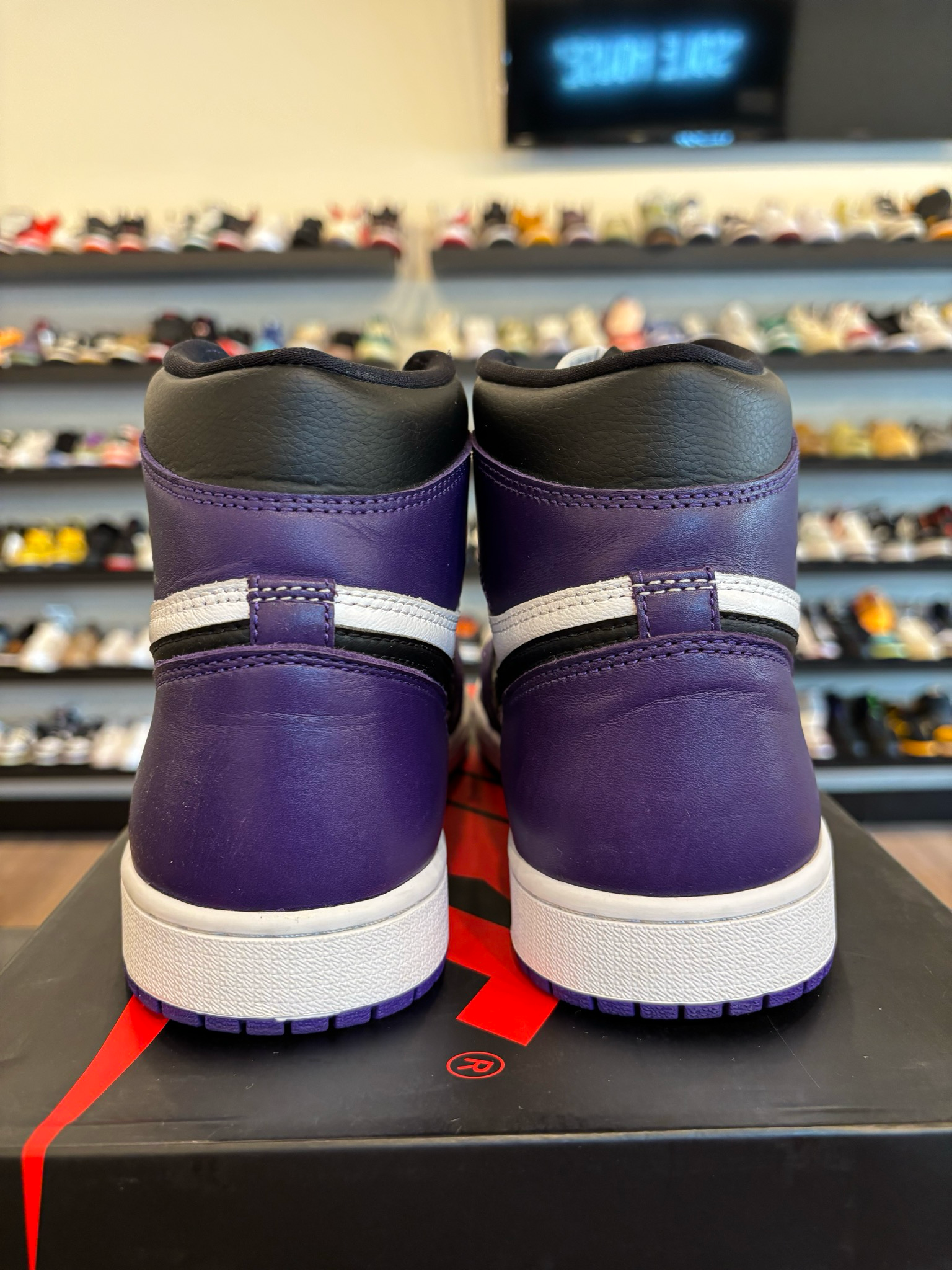 Jordan 1 Court Purple 2.0 Size 10 Pre-Owned