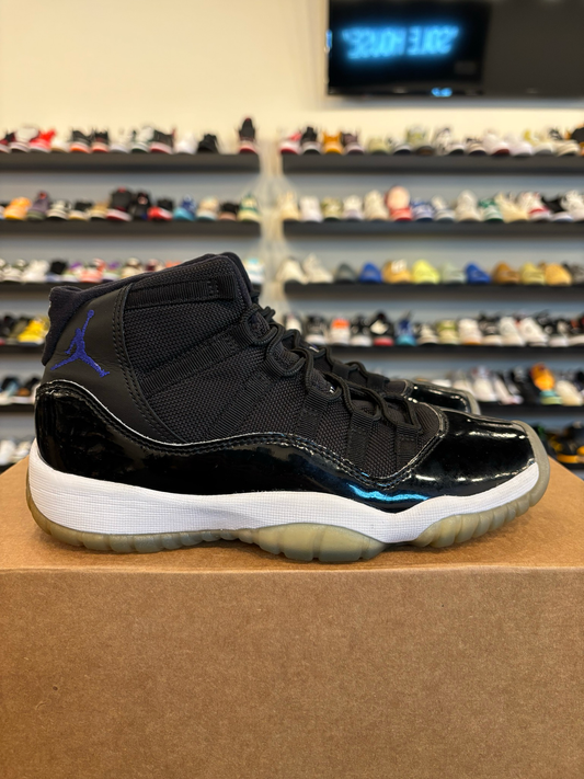 Jordan 11 Space Jam Size 4.5Y (6W) Pre-Owned (No Box)