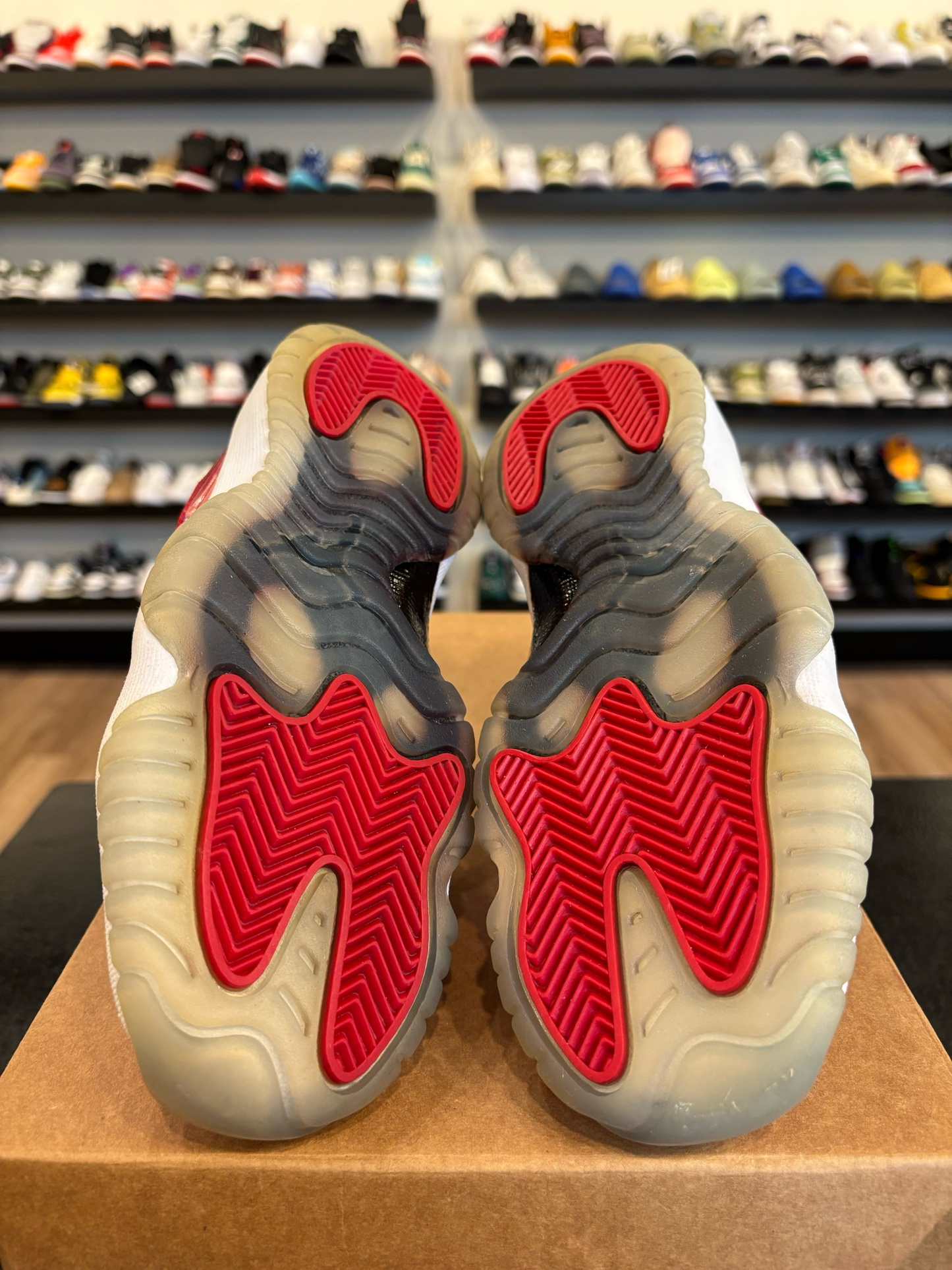 Jordan 11 Win Like 96 Size 4Y (5.5W) Pre-Owned (No Box)