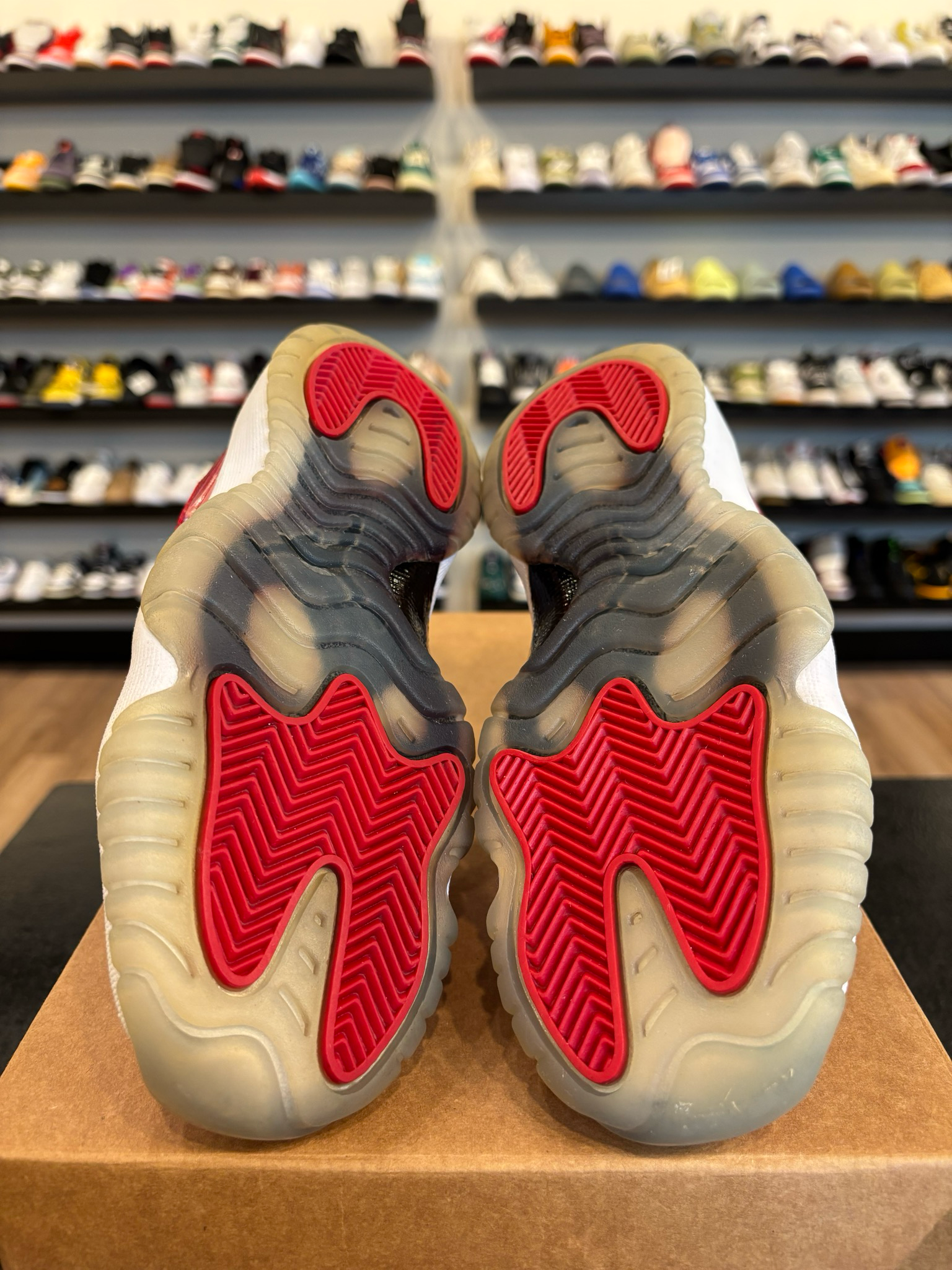 Jordan 11 Win Like 96 Size 4Y (5.5W) Pre-Owned (No Box)