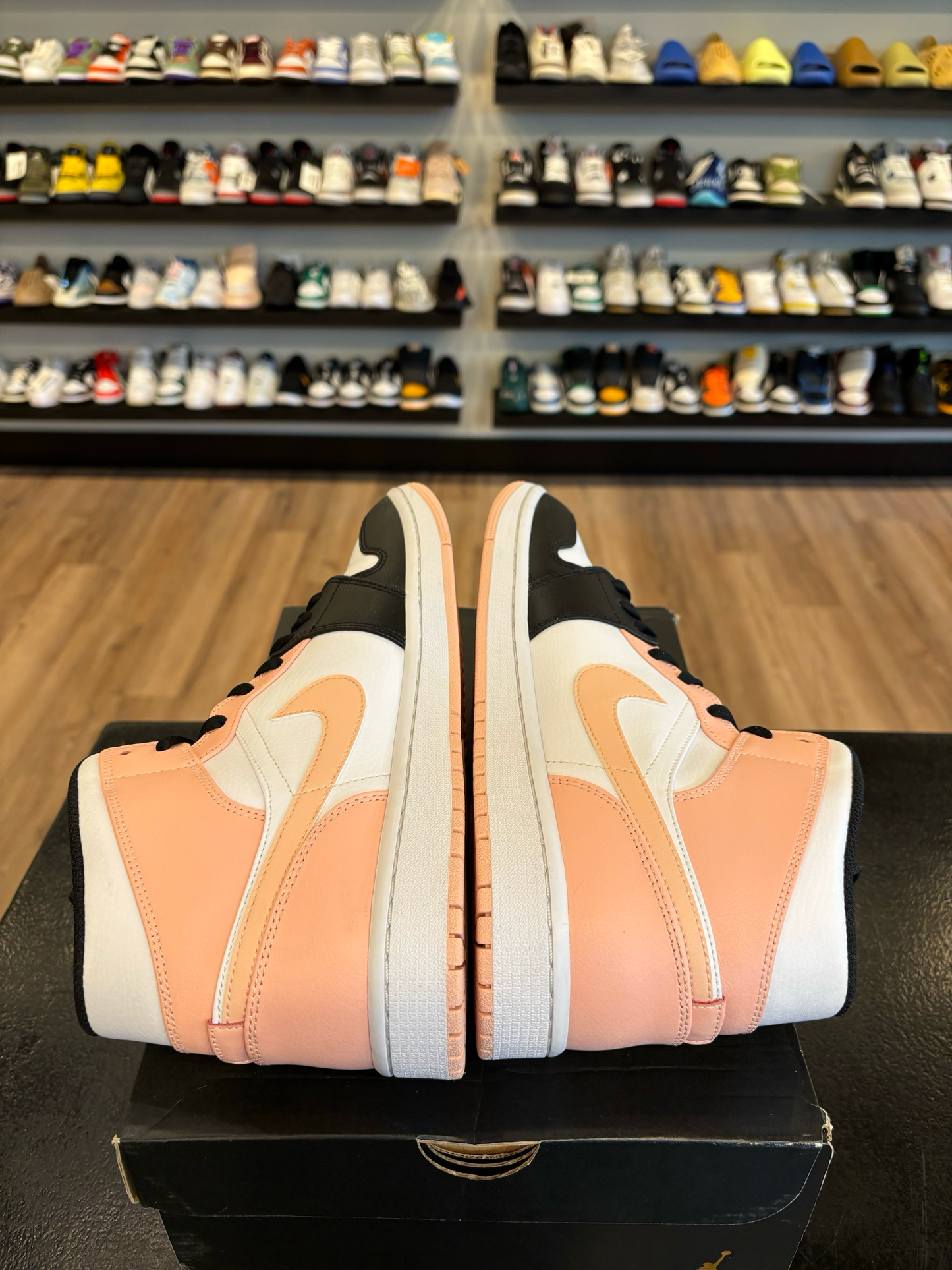 Jordan 1 Mid Crimson Size 11 Pre-Owned