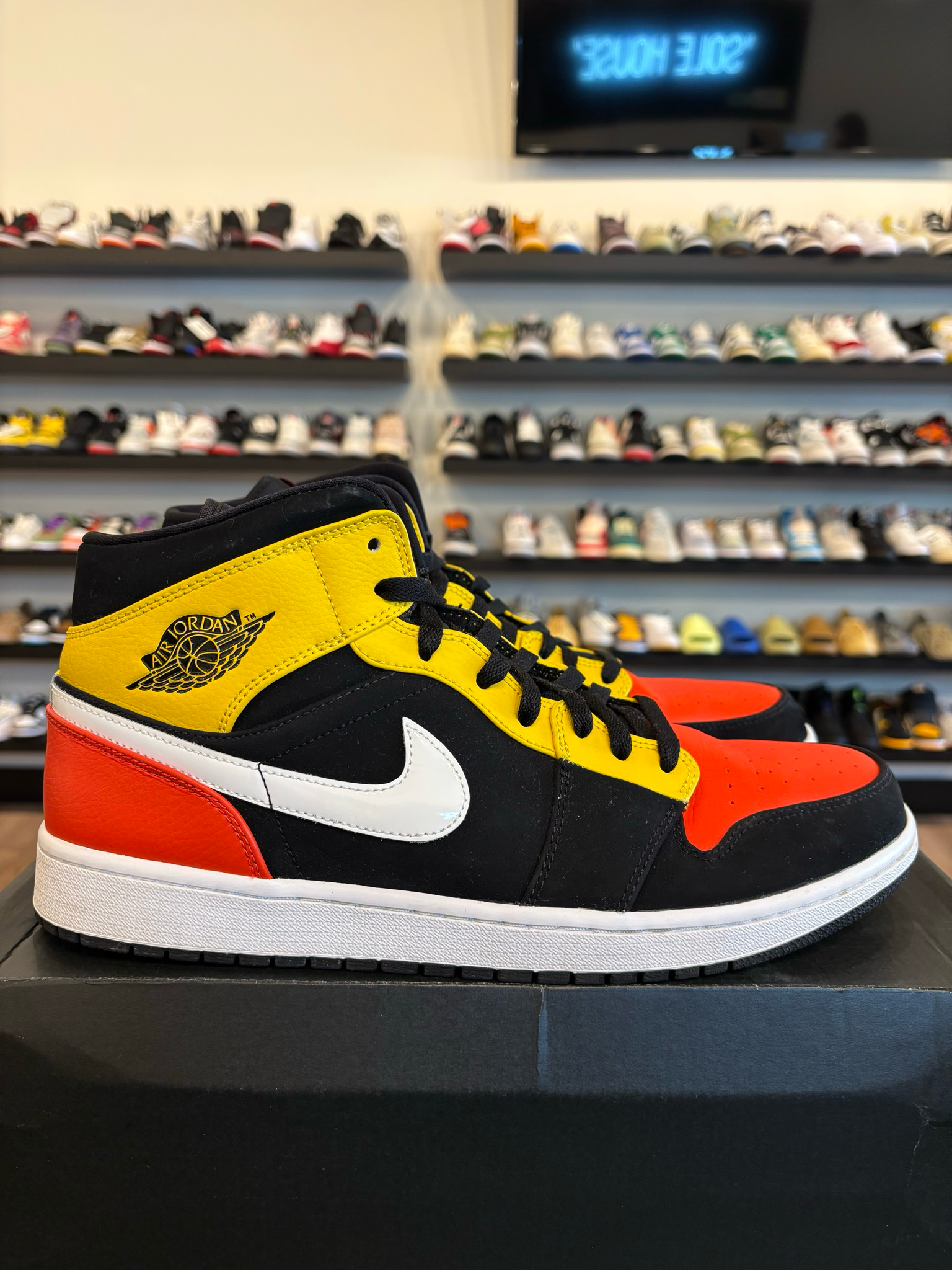 Jordan 1 Mid Black Amarillo Orange Size 13 Pre-Owned