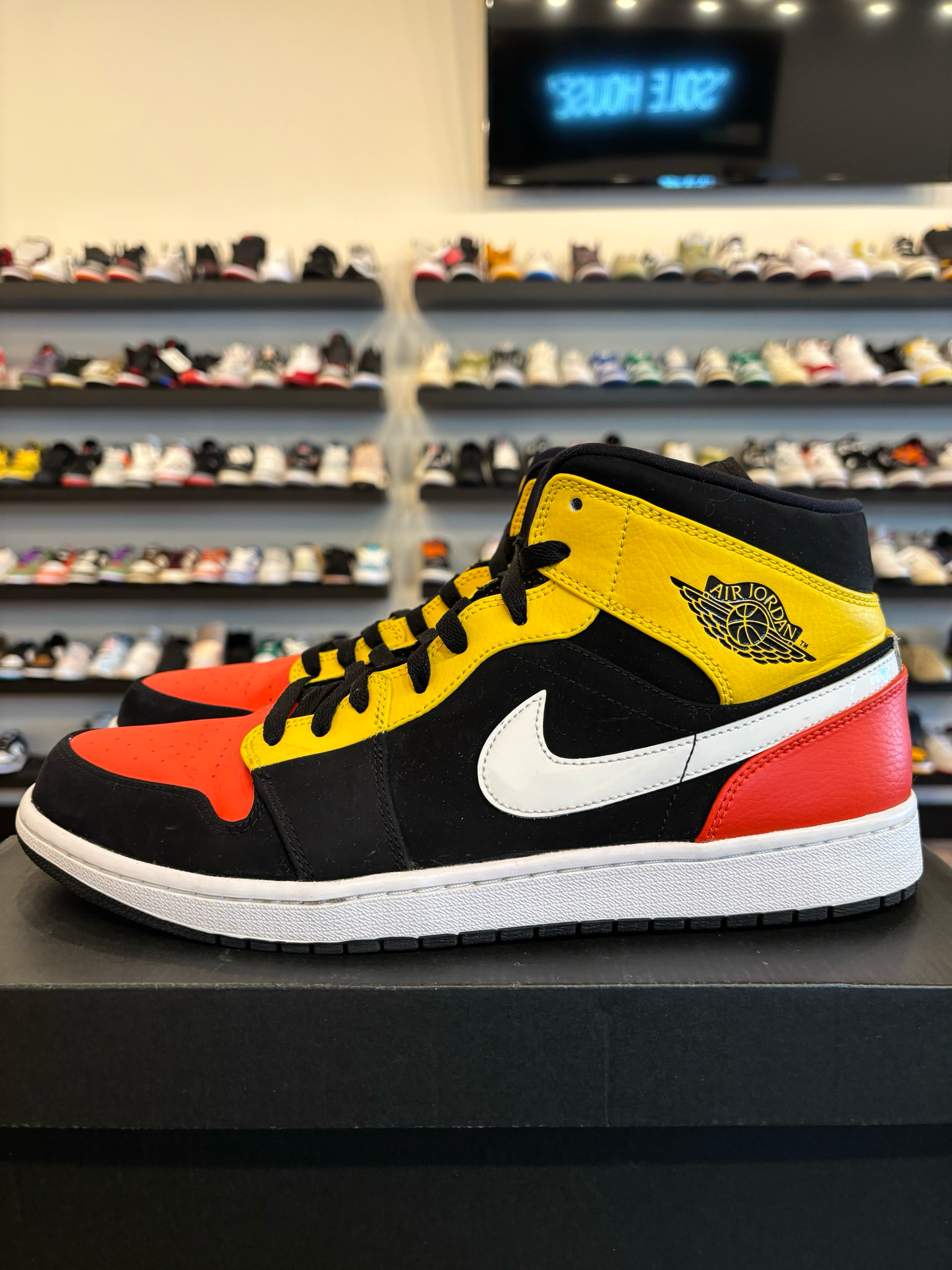 Jordan 1 Mid Black Amarillo Orange Size 13 Pre-Owned