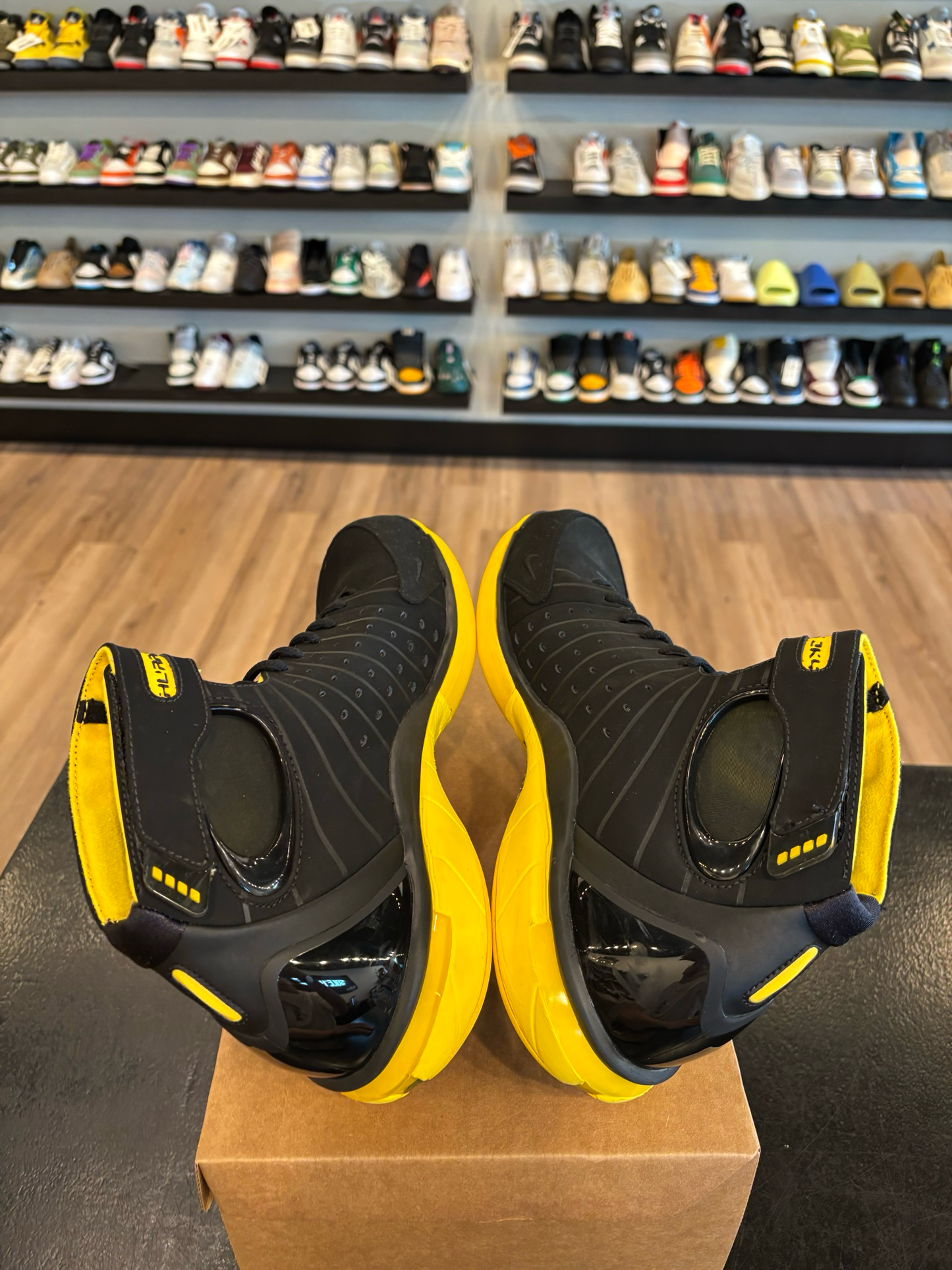 Nike Air Zoom Huarache 2K4 Size 13 Pre-Owned (No Box)