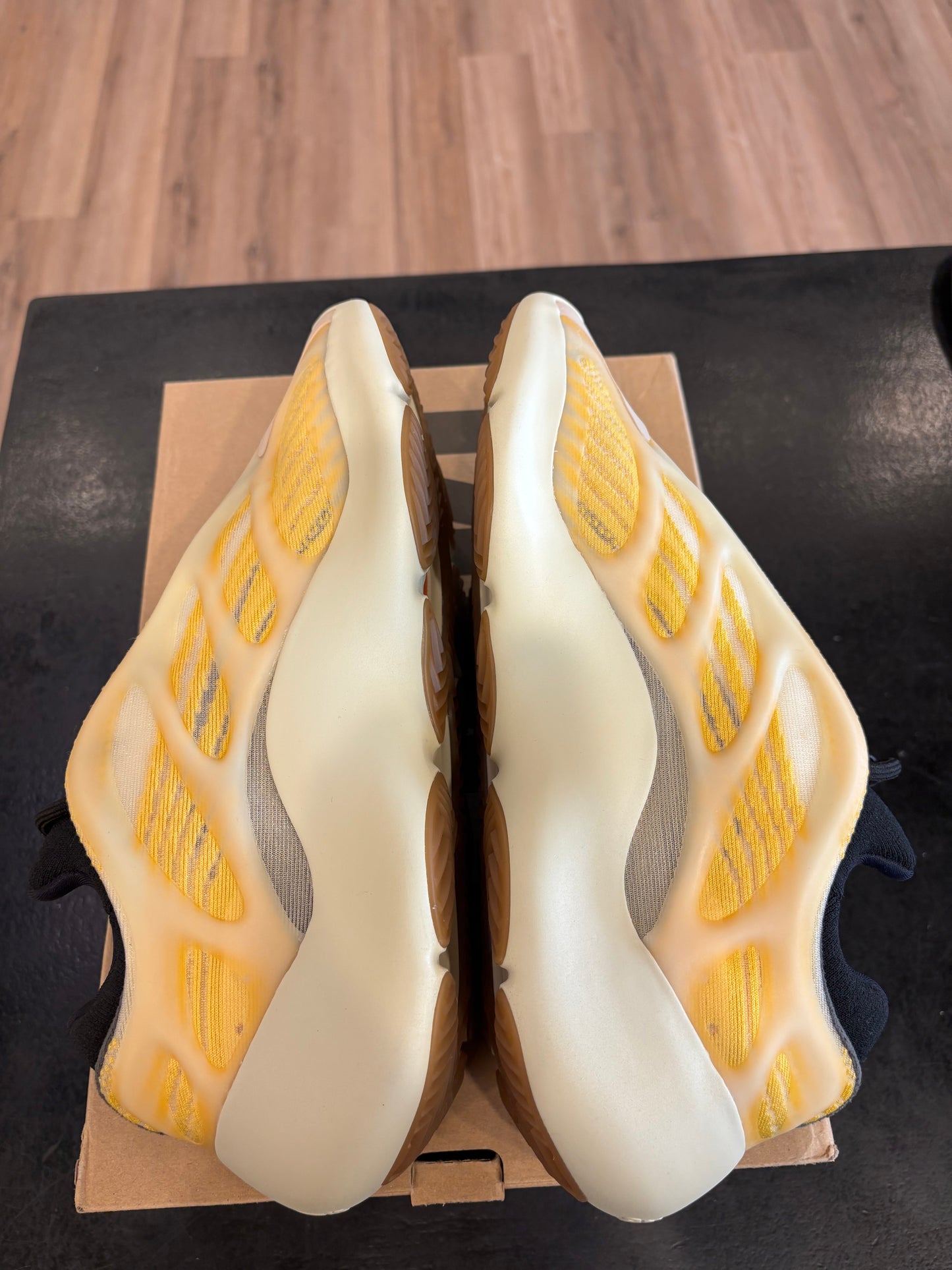 Yeezy 700 V3 Mono Safflower Size 10 Pre-Owned