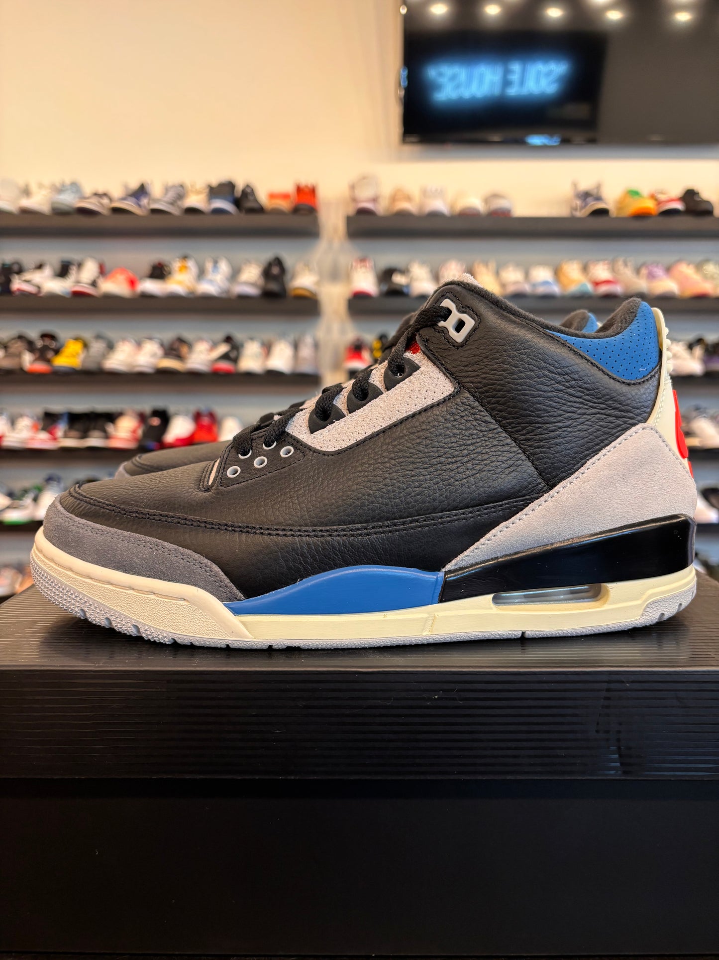 Jordan 3 Rare Air Size 9 Pre-Owned