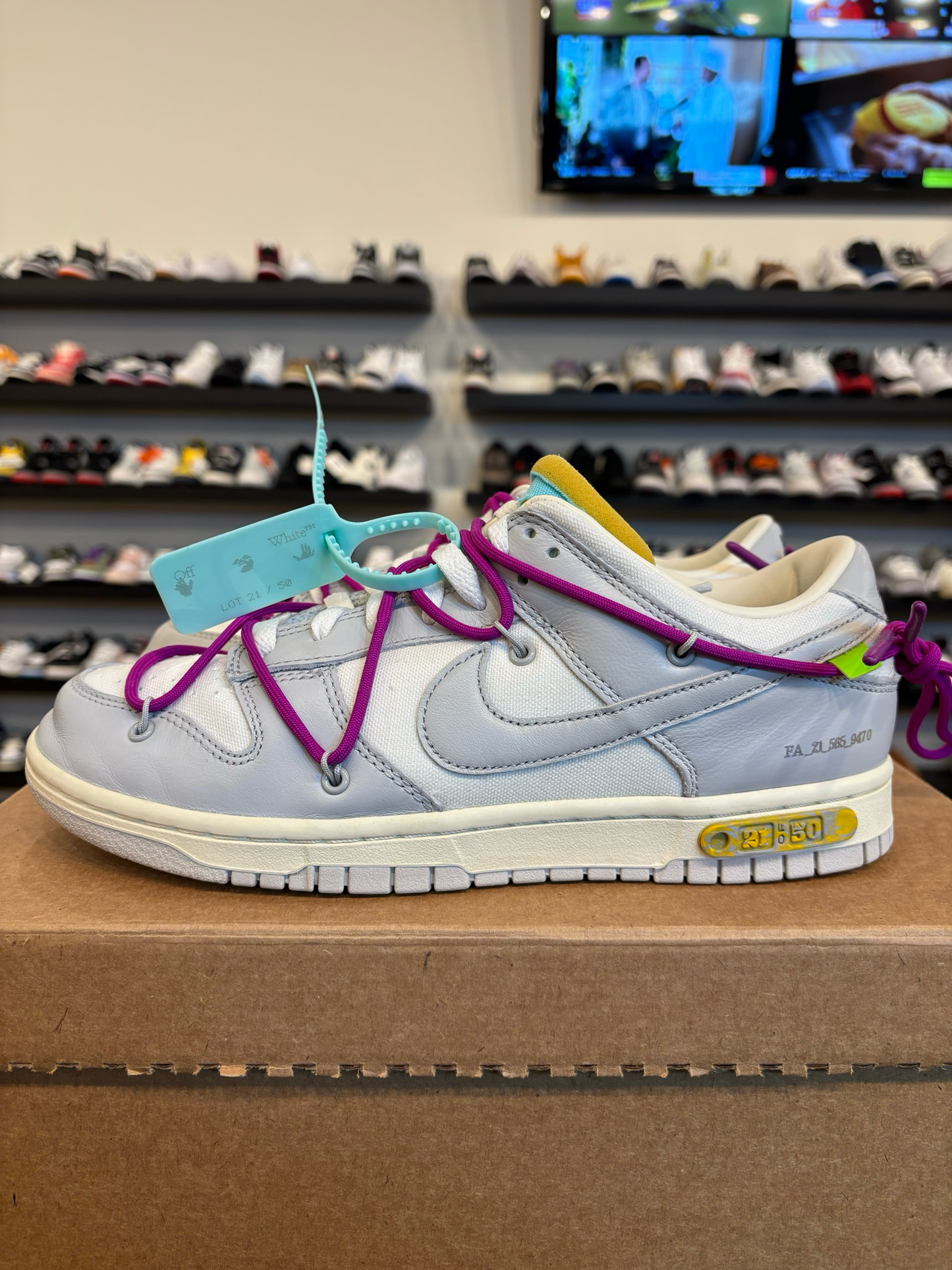 Nike Off-White Dunk Lot 21 Size 8.5 Pre-Owned (No Box)