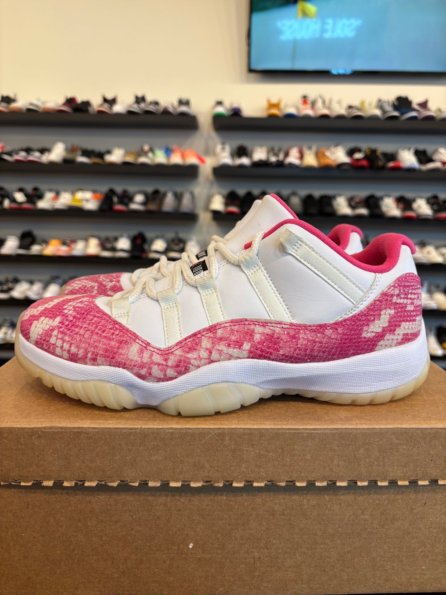 Jordan 11 Low Pink Snake Size 9 (10.5W) Pre-Owned (No Box)