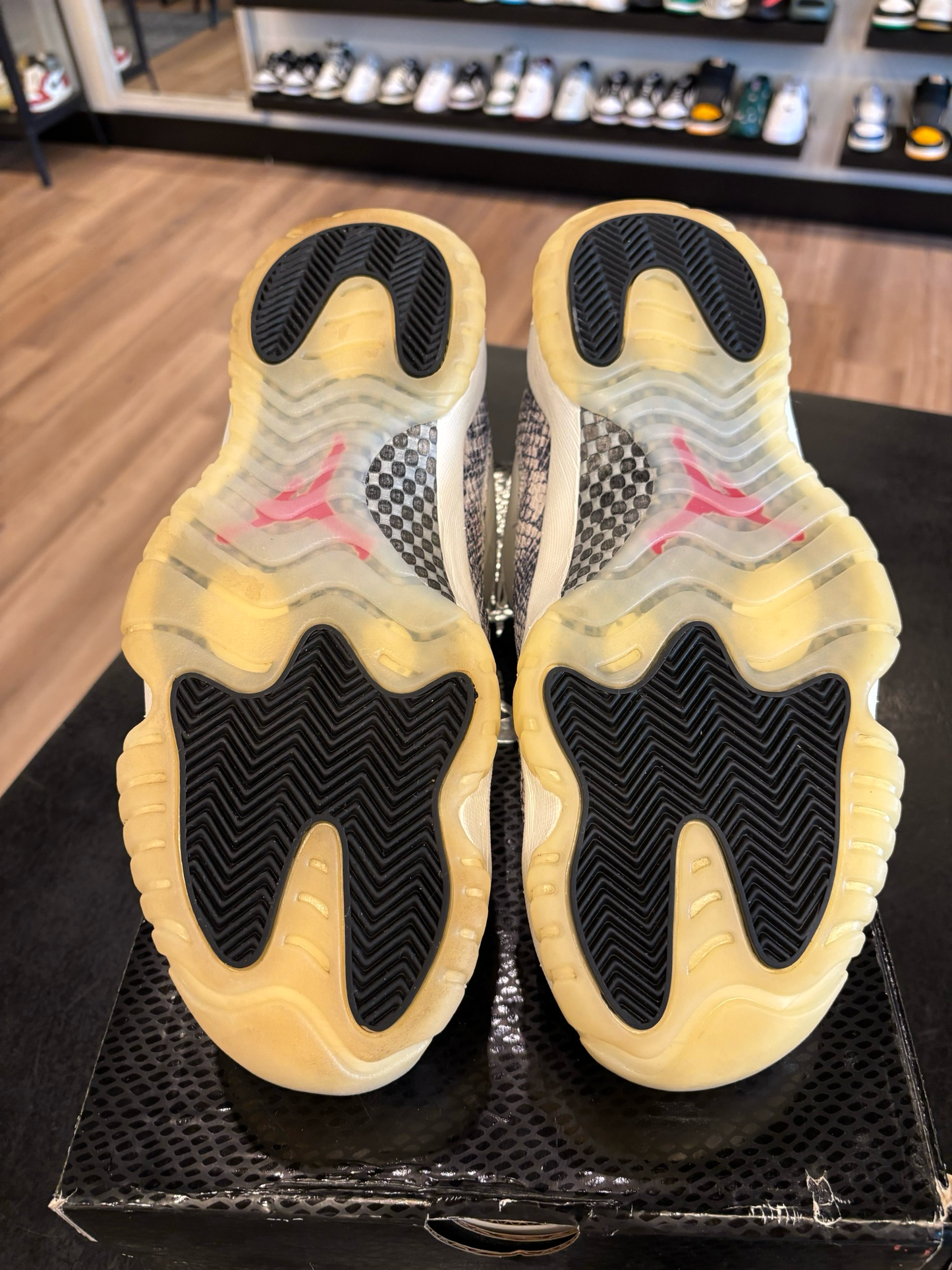 Jordan 11 Low White Snakeskin Size 10 Pre-Owned