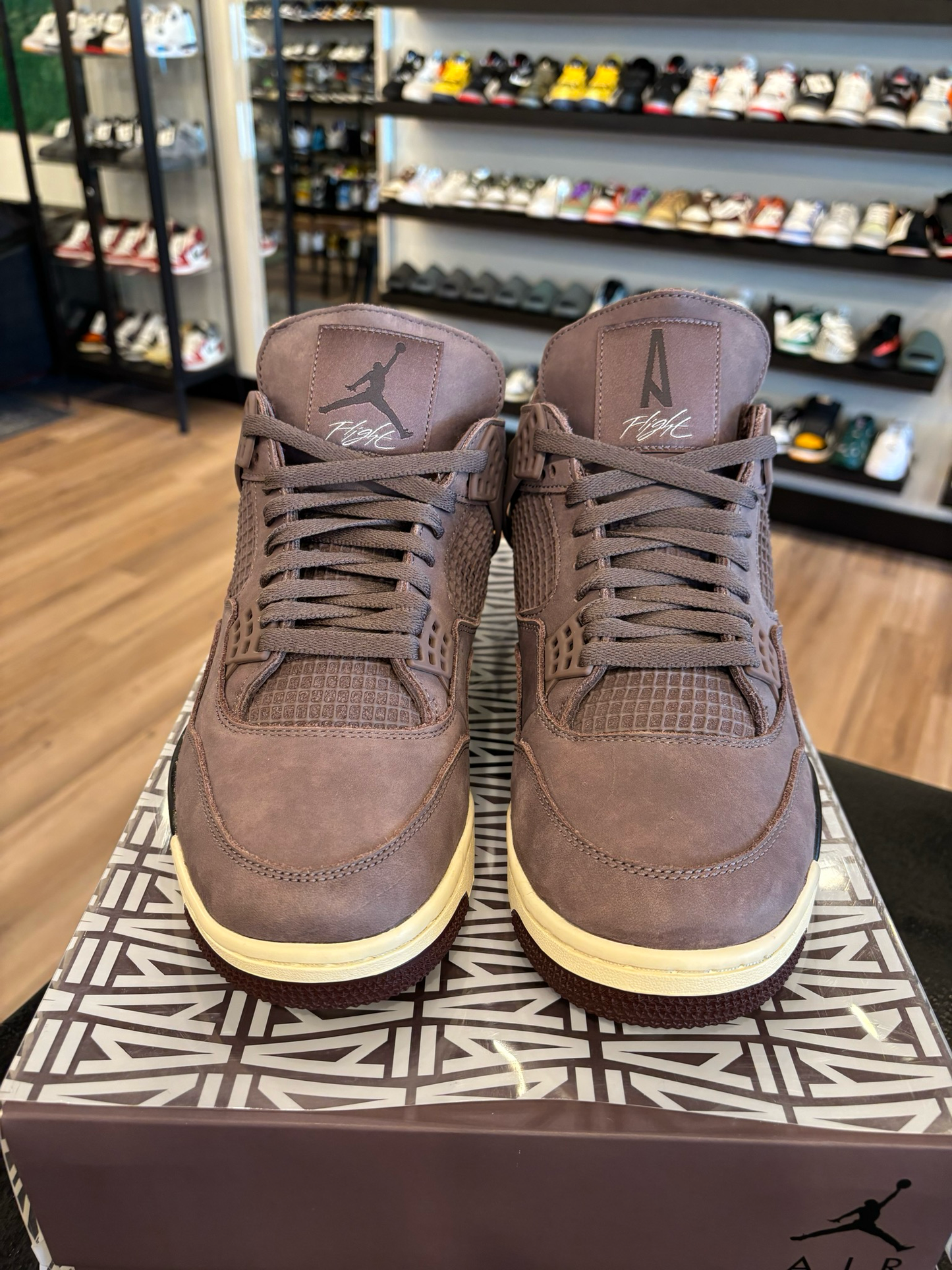 Jordan 4 A Ma Maniere Violet Ore Size 10.5 Pre-Owned (A)