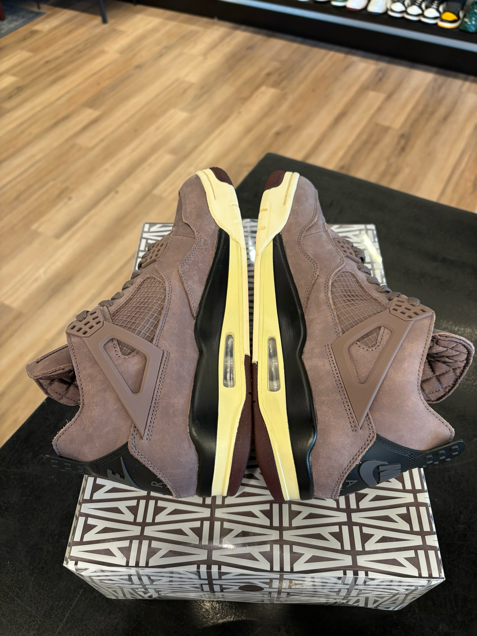 Jordan 4 A Ma Maniere Violet Ore Size 10.5 Pre-Owned (A)