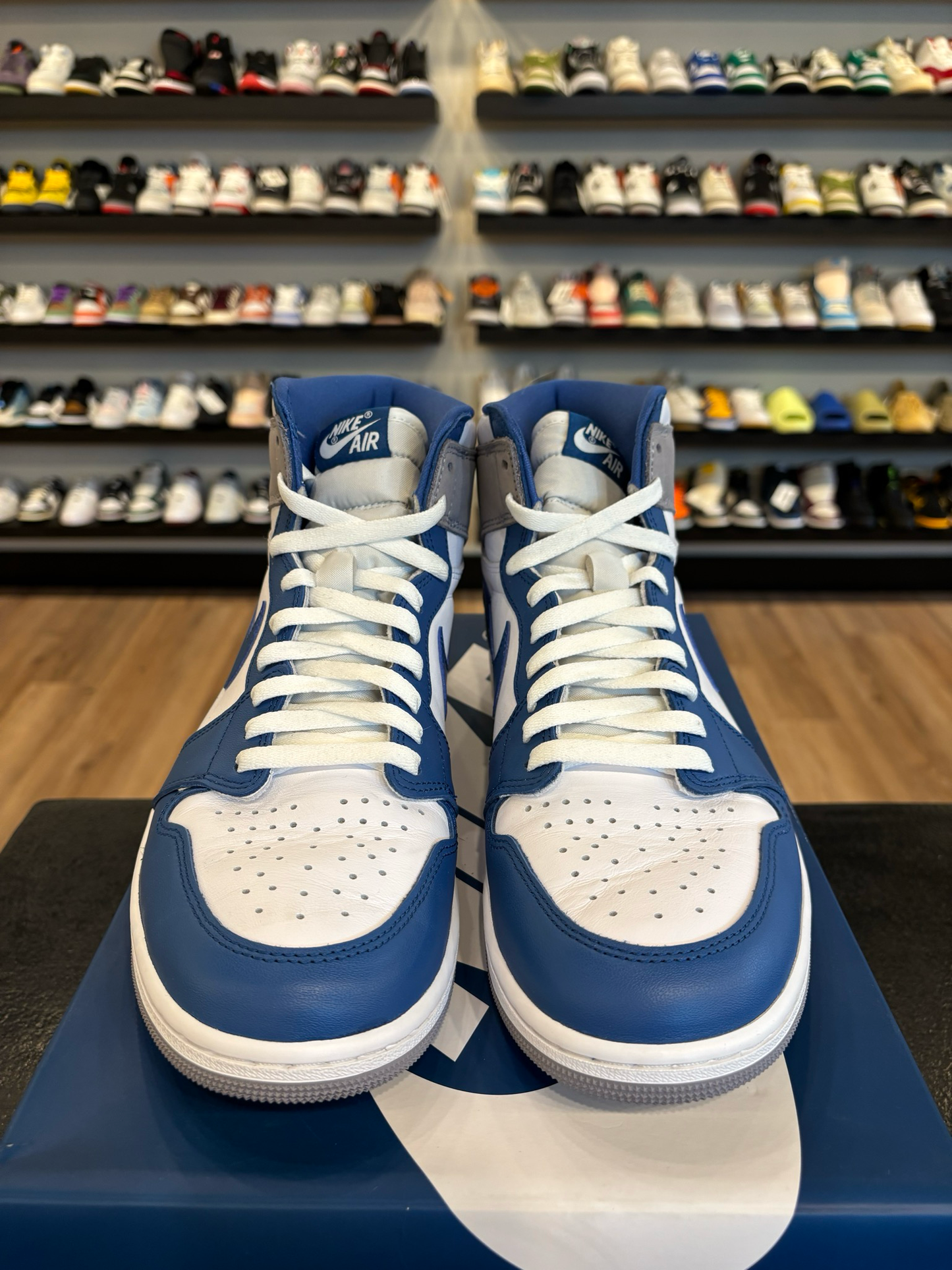 Jordan 1 True Blue Size 11 Pre-Owned