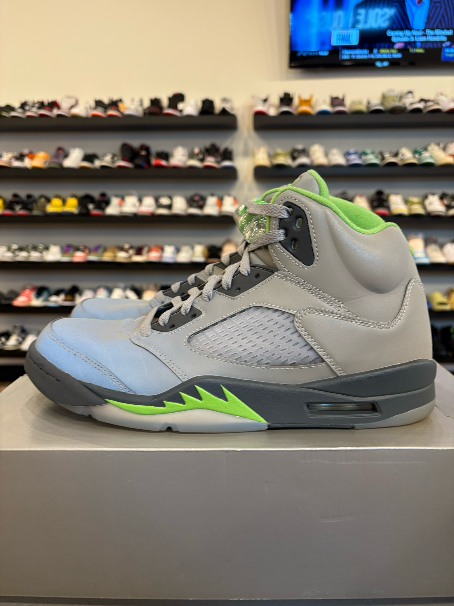 Jordan 5 Green Bean Size 11 Pre-Owned